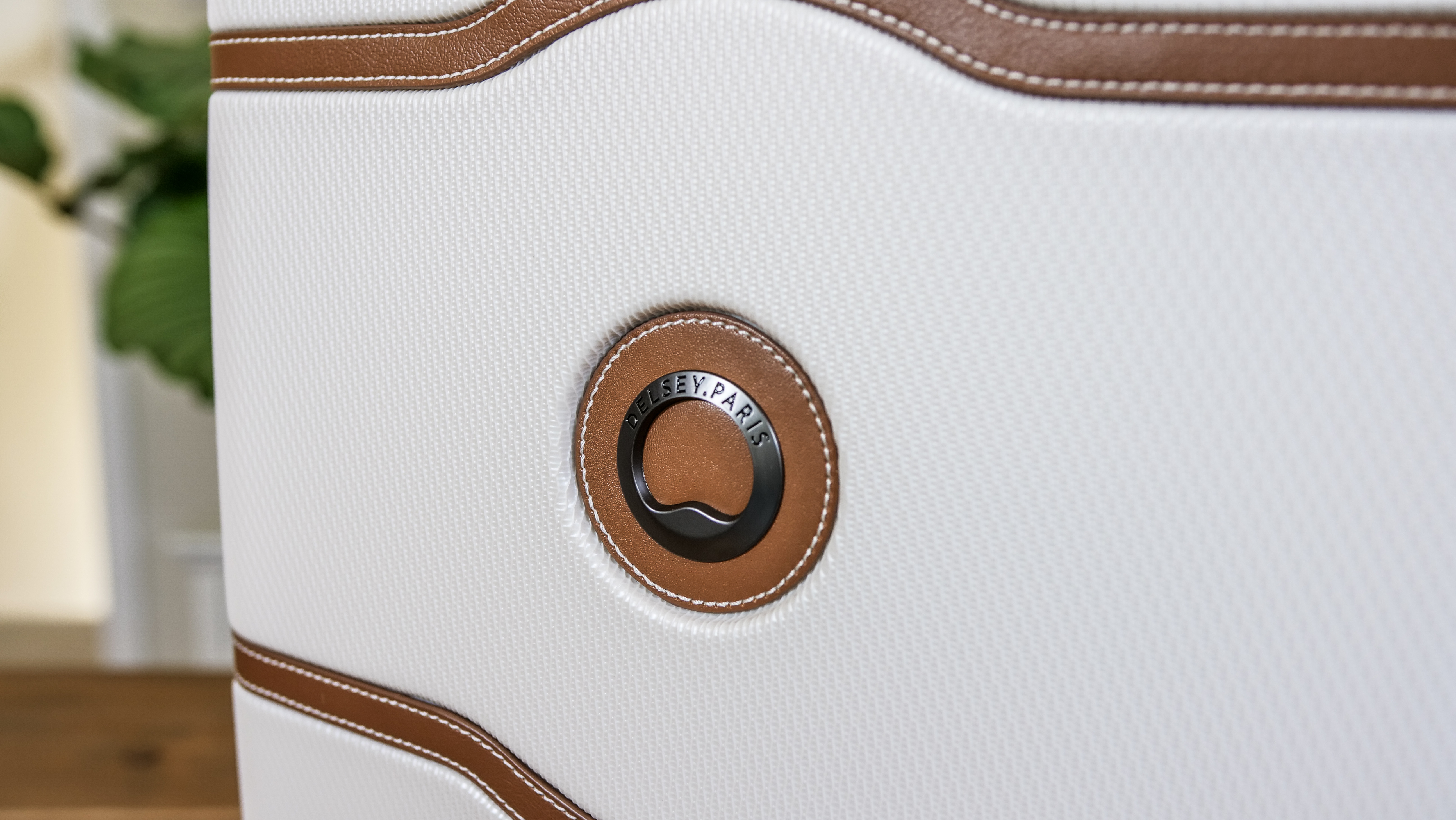 Delsey Chatelet Hardside Spinner Material Delsey Chatelet Hardside Spinner Material