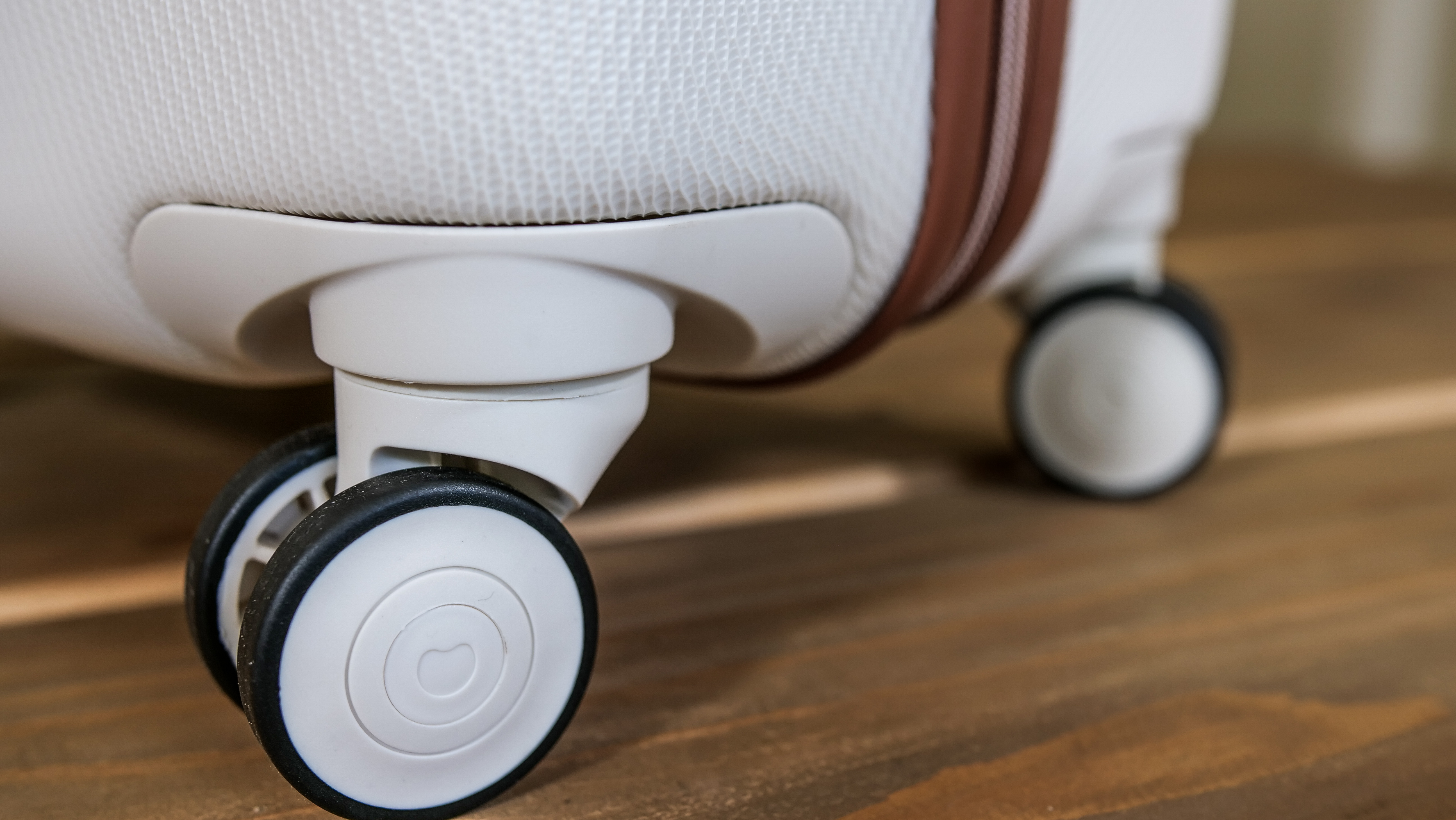 Delsey Chatelet Hardside Spinner Wheels Delsey Chatelet Hardside Spinner Wheels