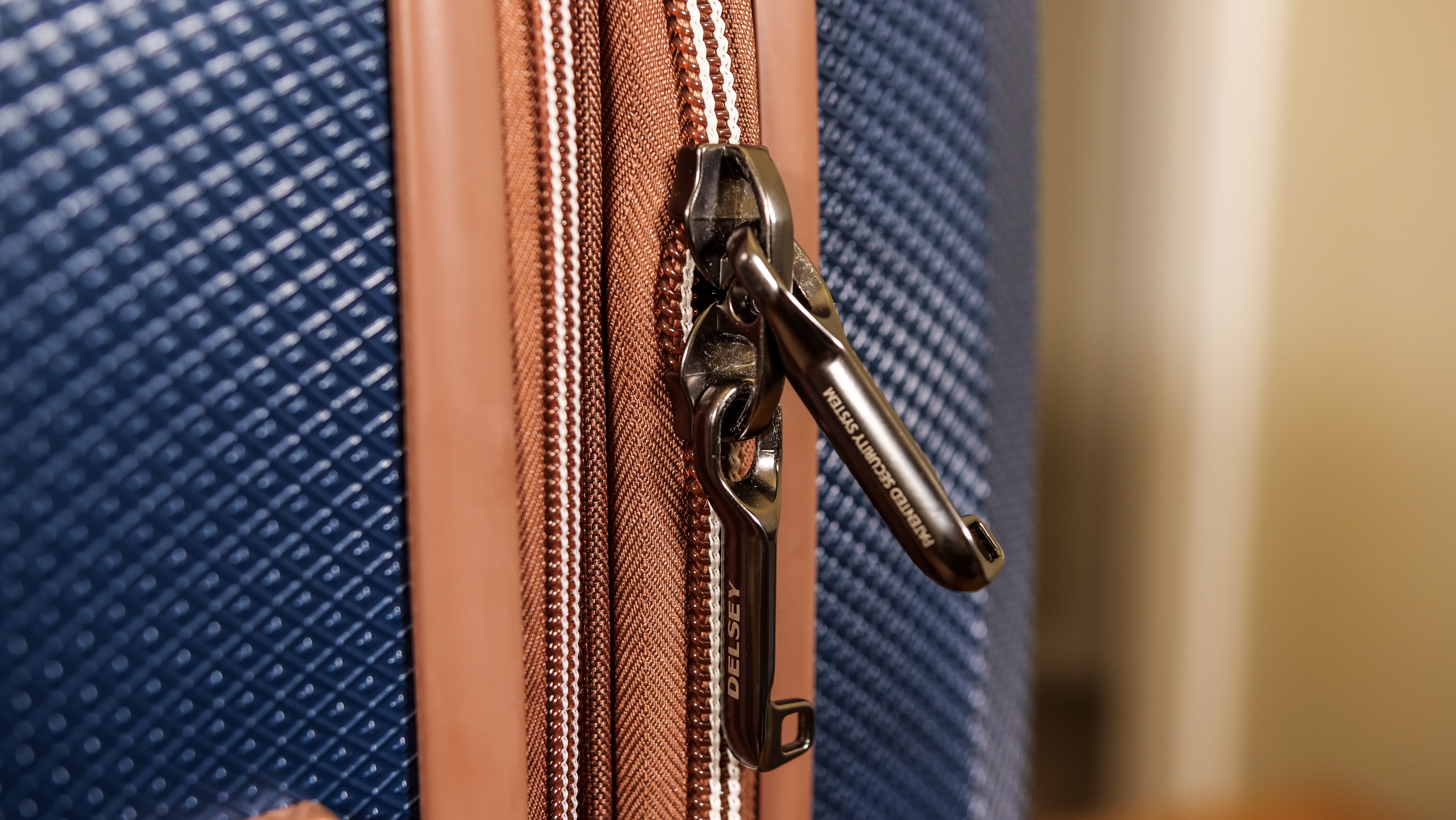 Delsey St Tropez zippers