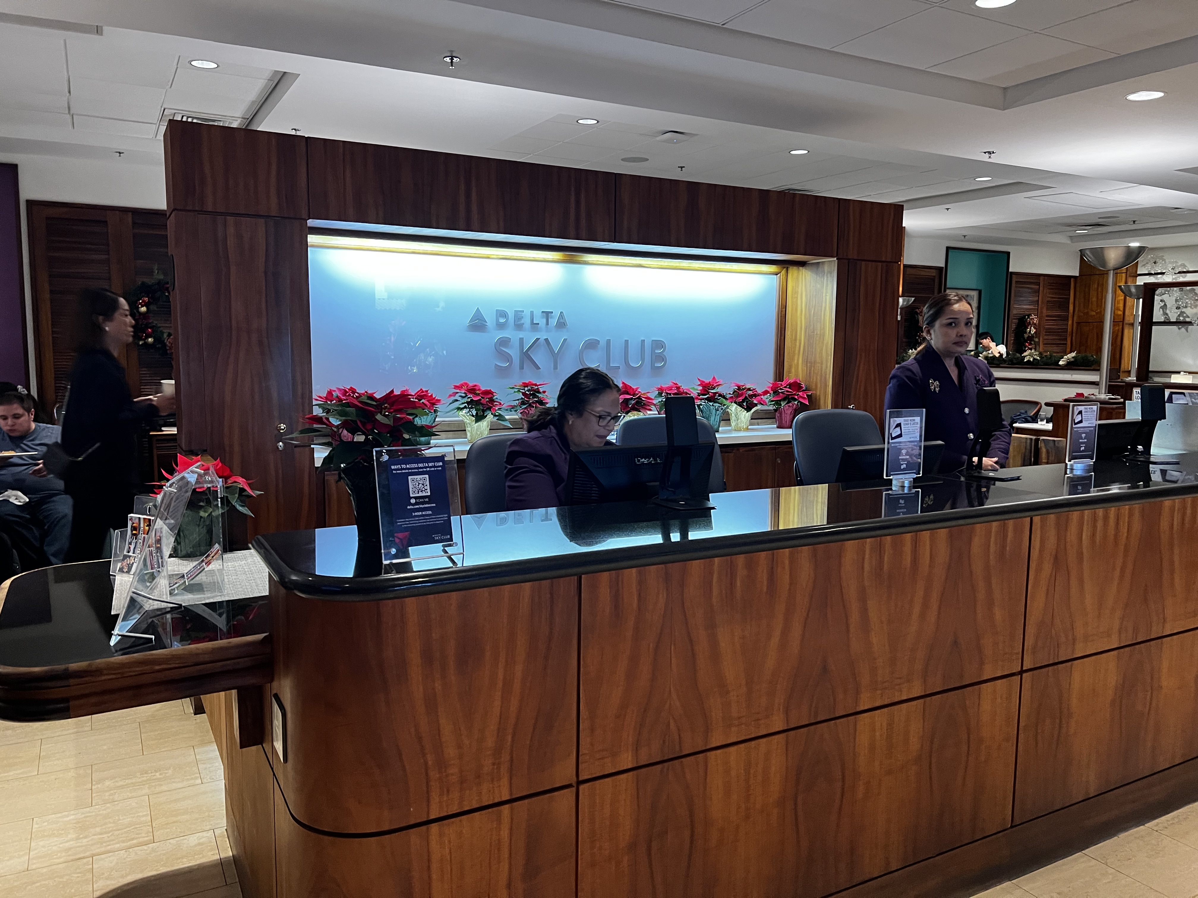 Delta Sky Club Delta Sky Club HNL Check in Counter