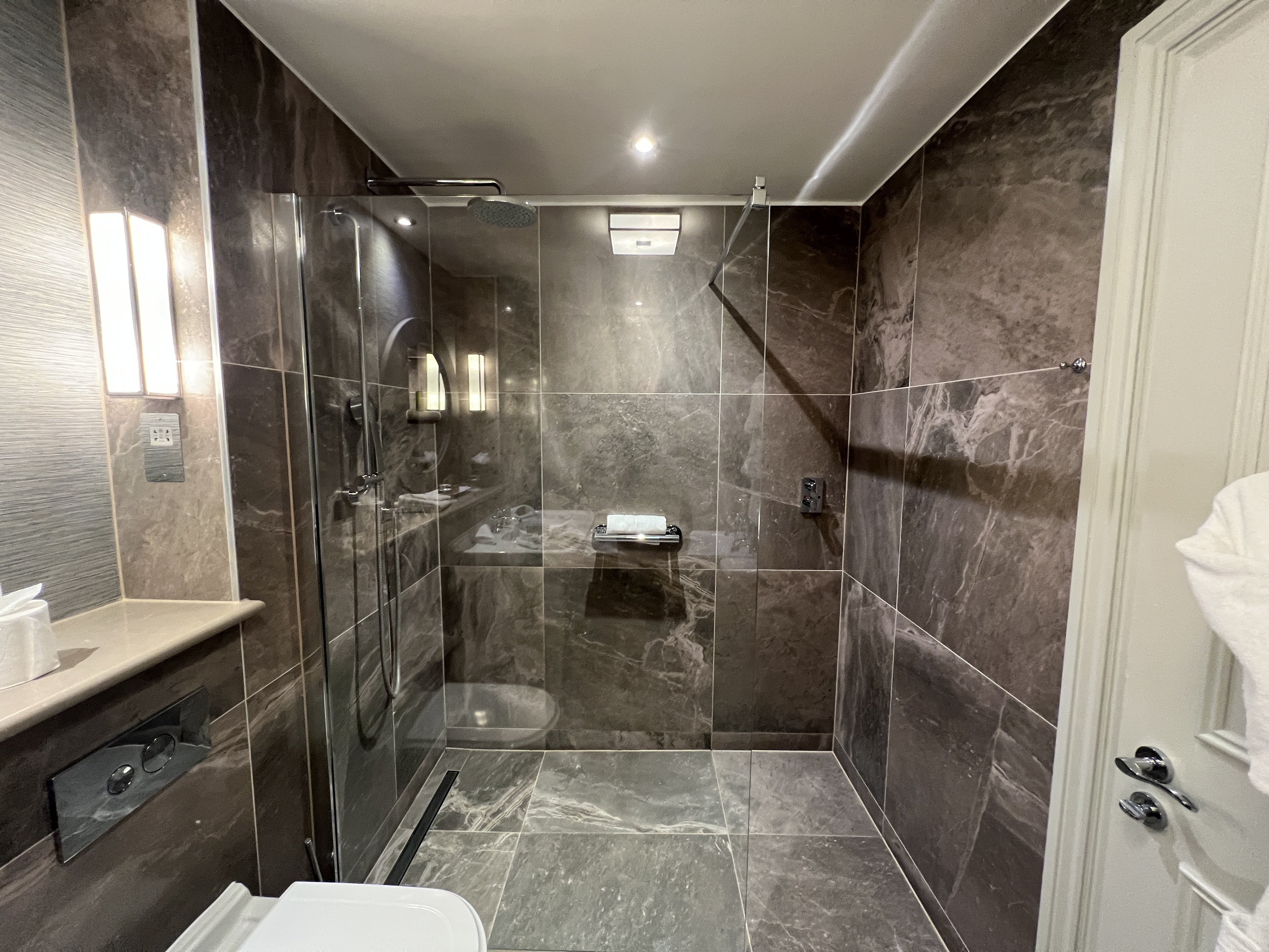 Dromoland Deluxe Stateroom Shower Dromoland Deluxe Stateroom Shower