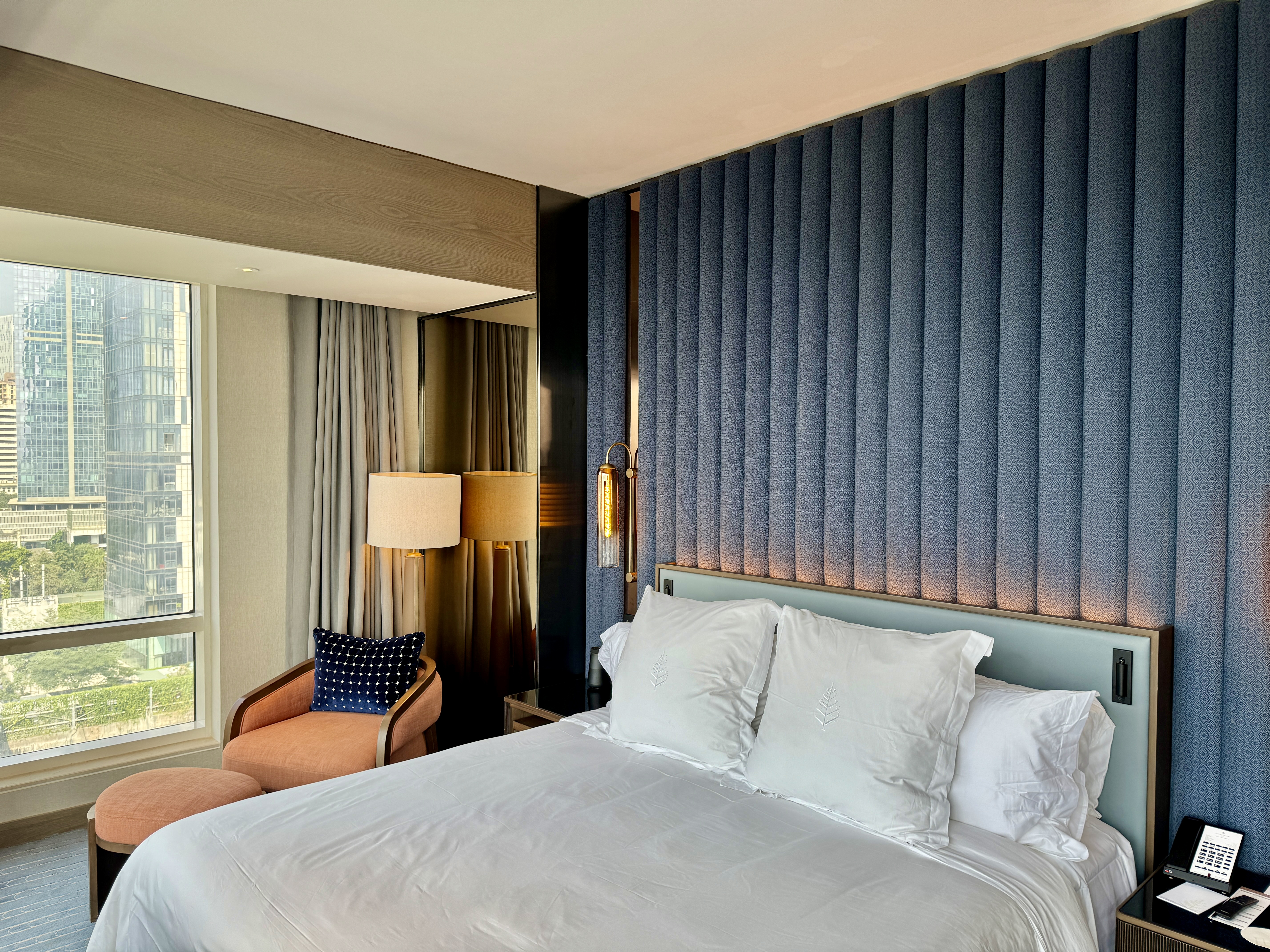Four Seasons Mumbai Bed Detail