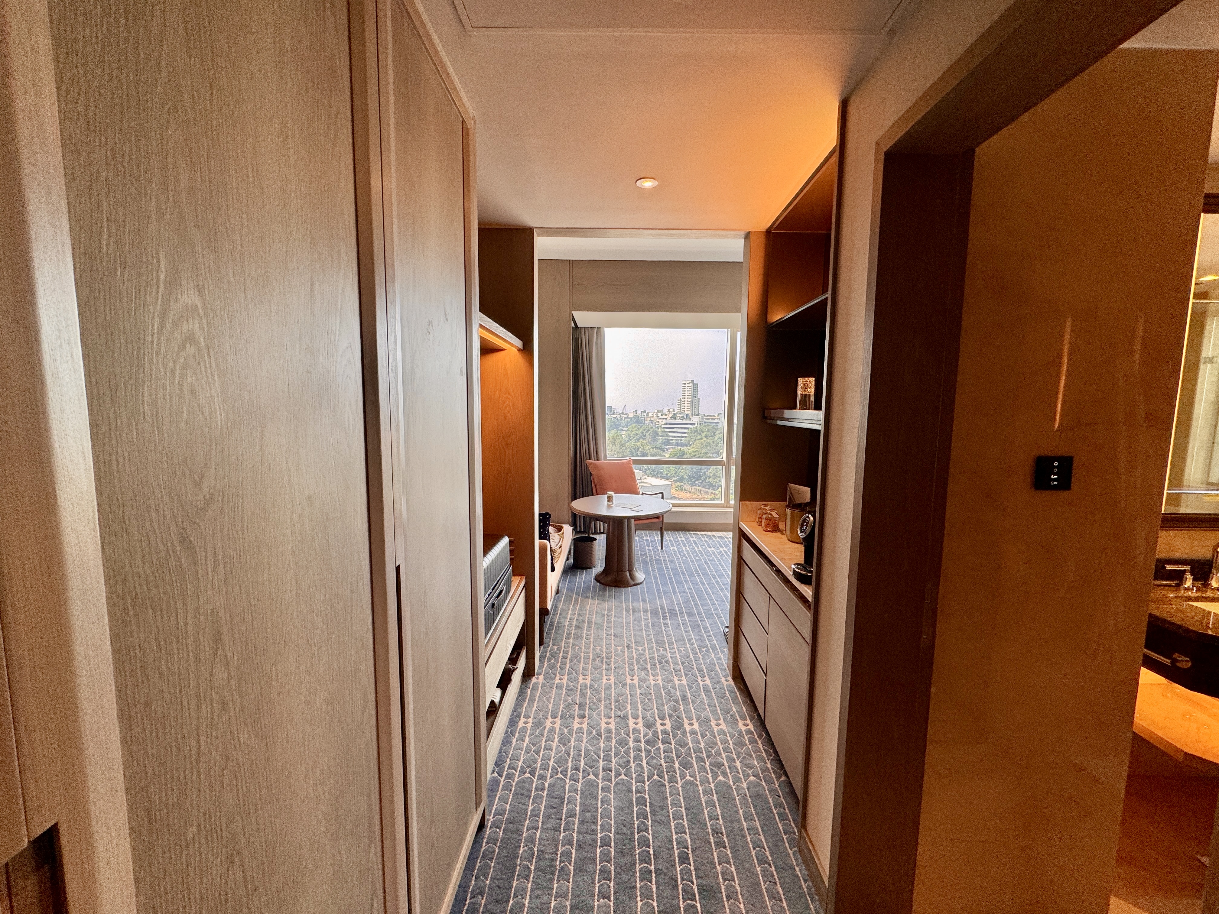 Four Seasons Mumbai Room Entryway