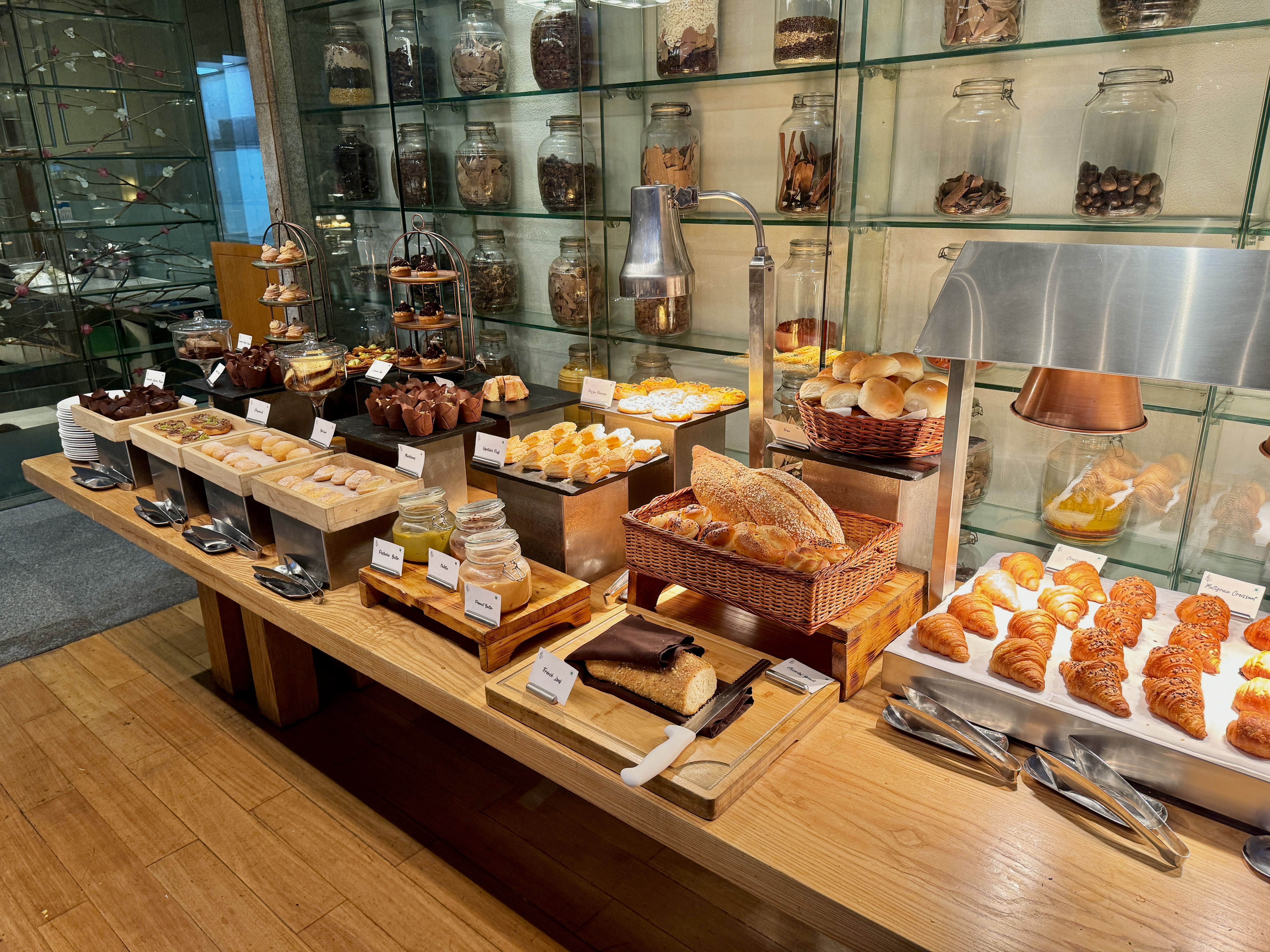 Four Seasons Mumbai San Qi Bread and Pastry