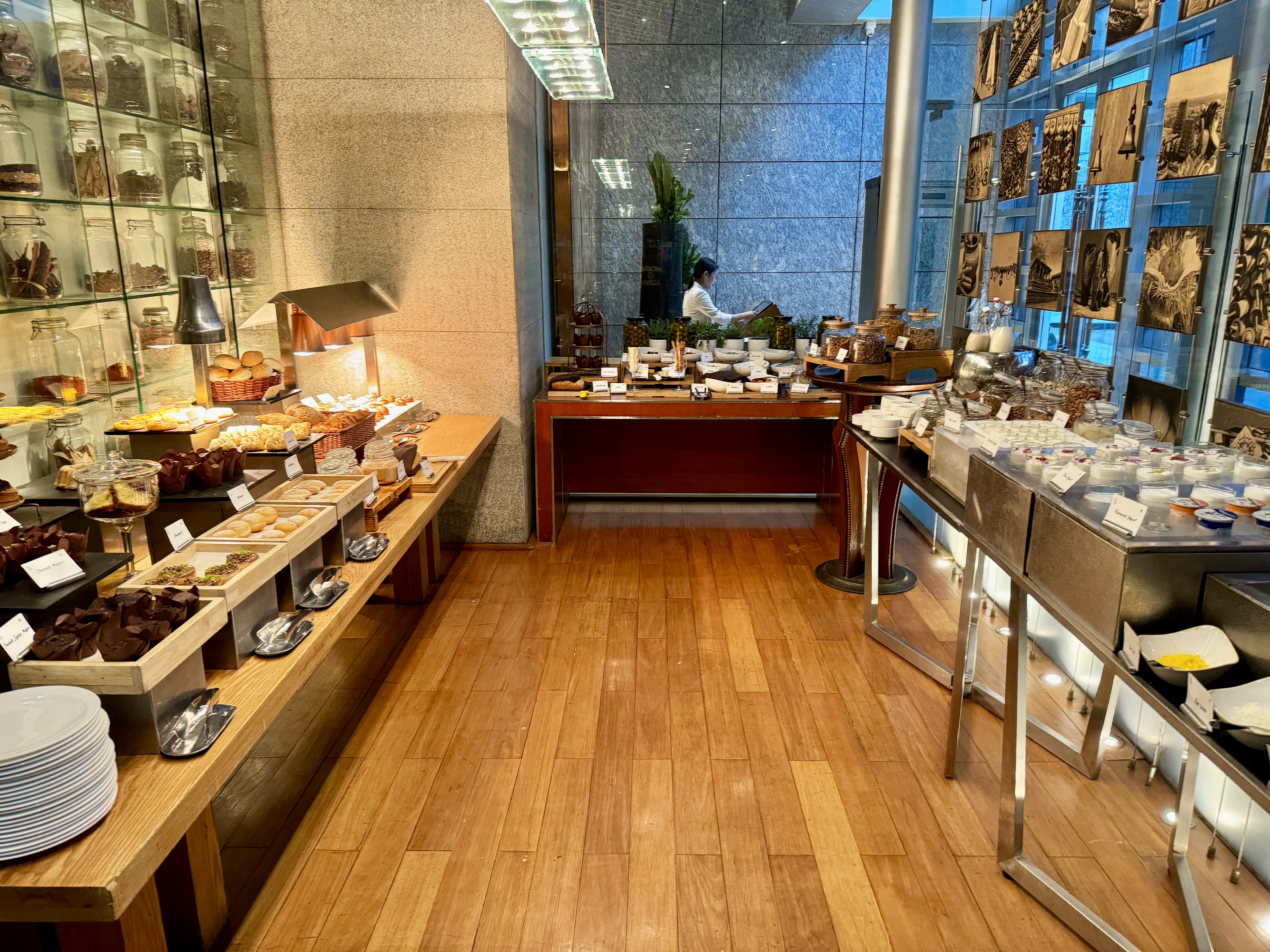 Four Seasons Mumbai San Qi Buffet Room