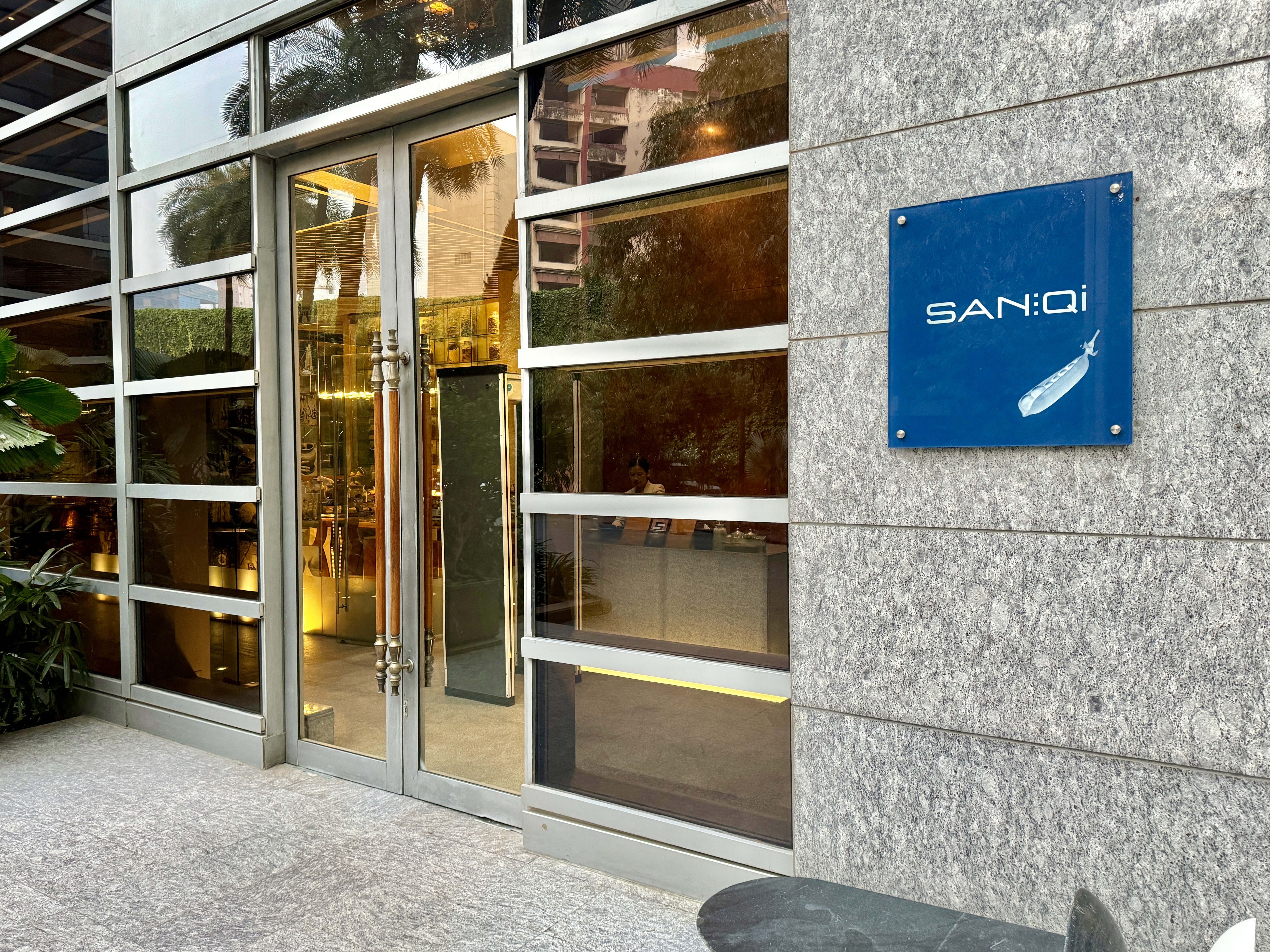 Four Seasons Mumbai San Qi Entrance