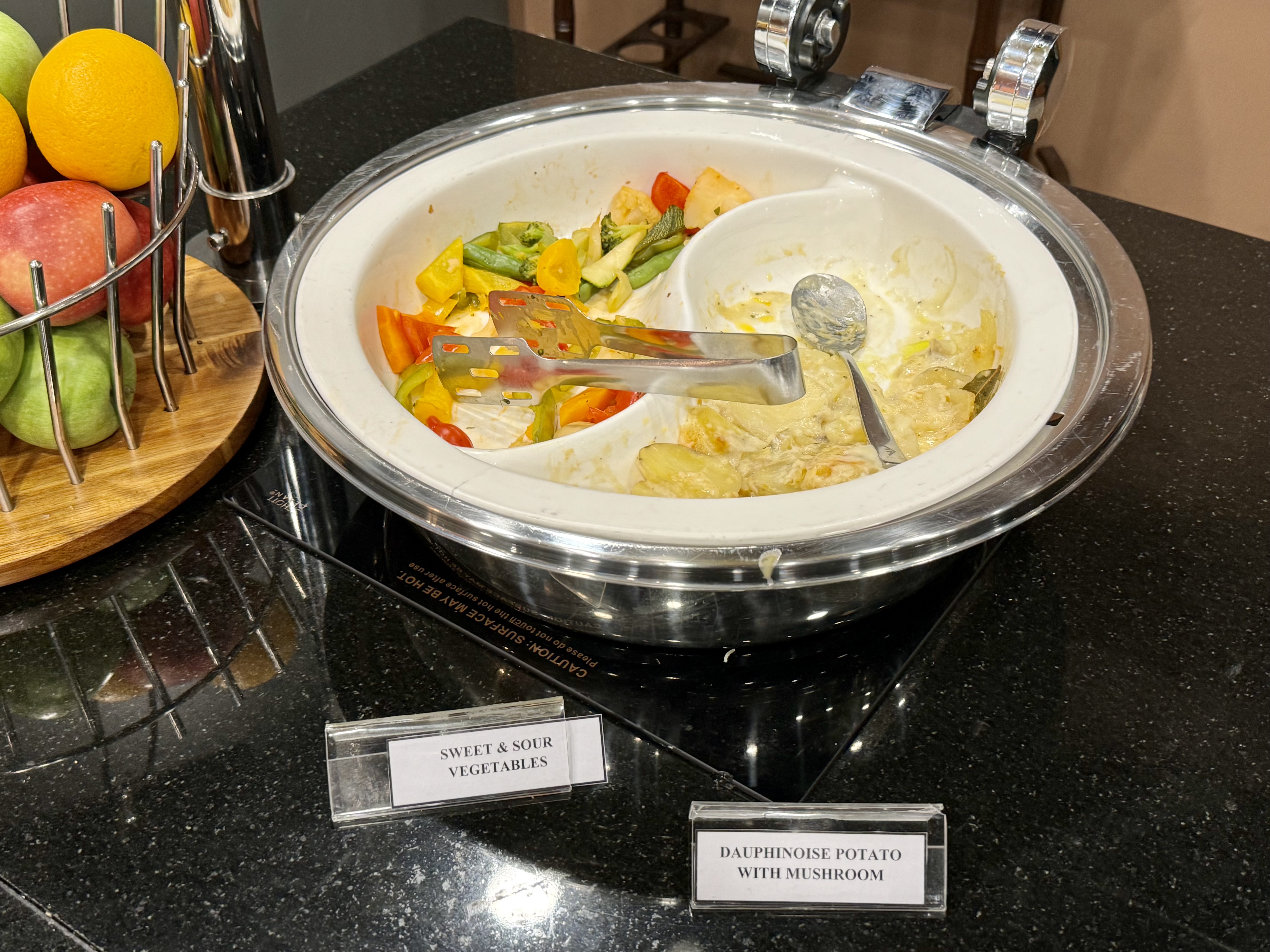 Gulf Air A321neo business class CMB Araliya Lounge FnB hot food 