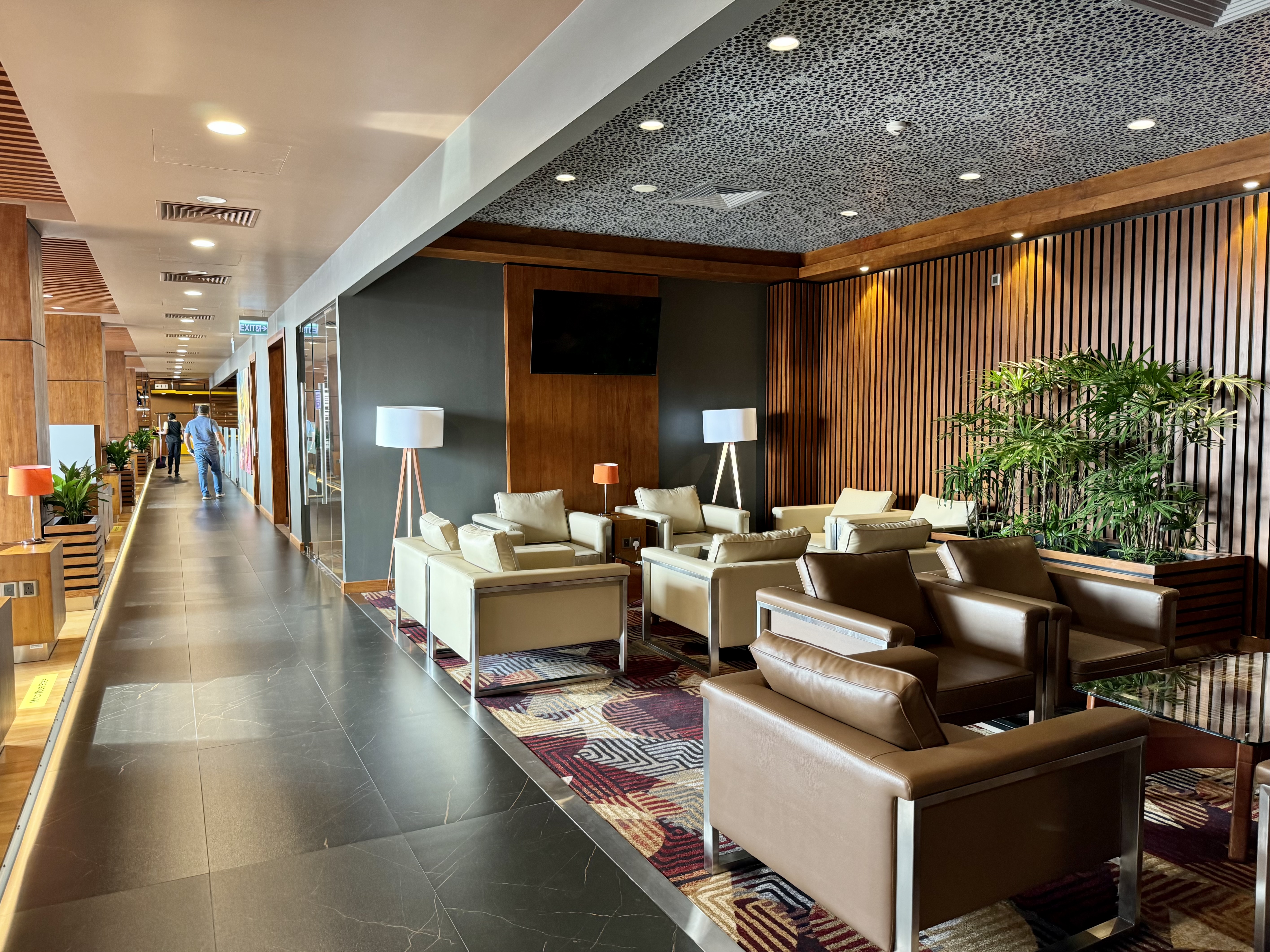 Gulf Air A321neo business class CMB Araliya Lounge seating