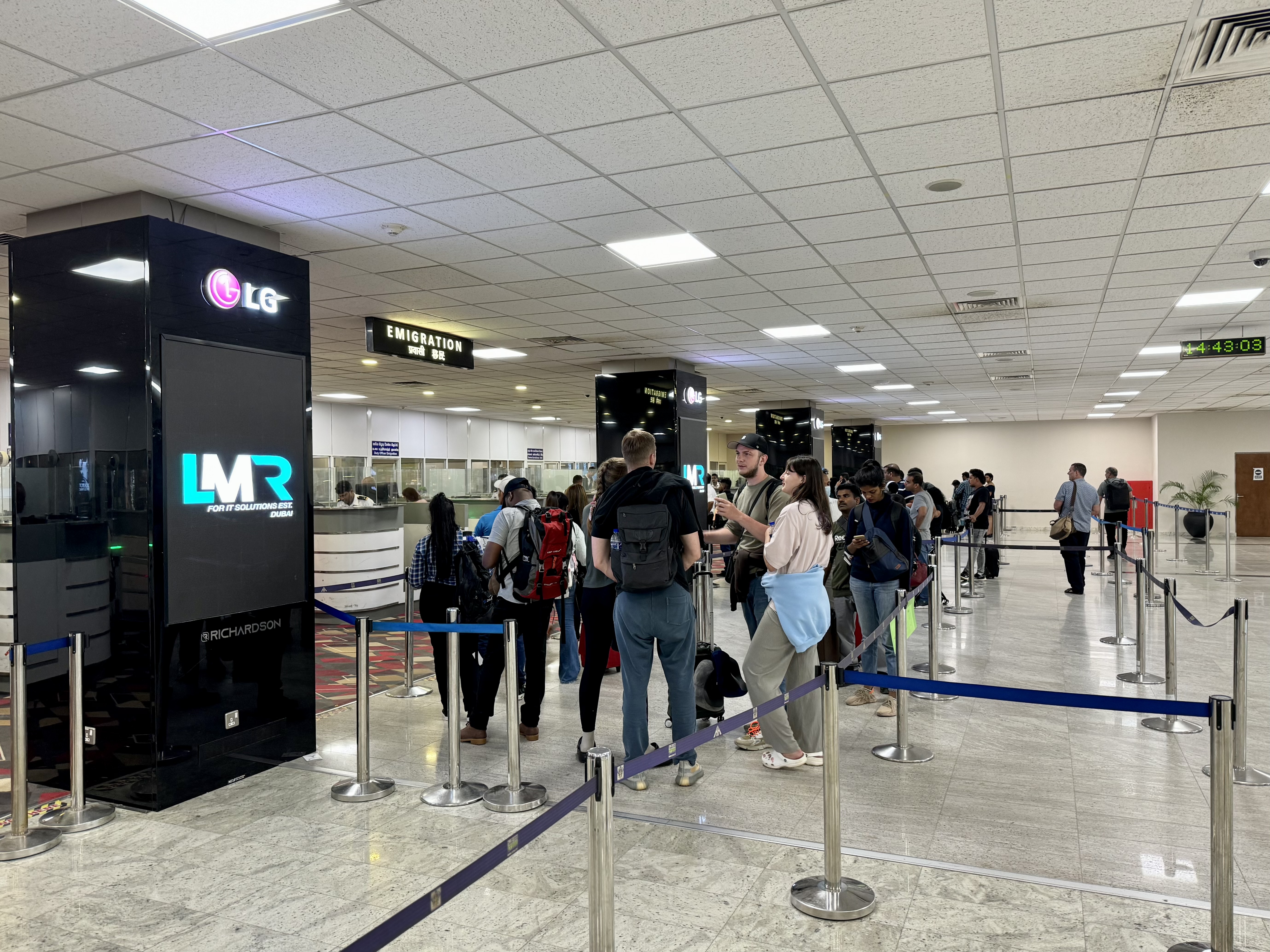 Gulf Air A321neo business class CMB emigration