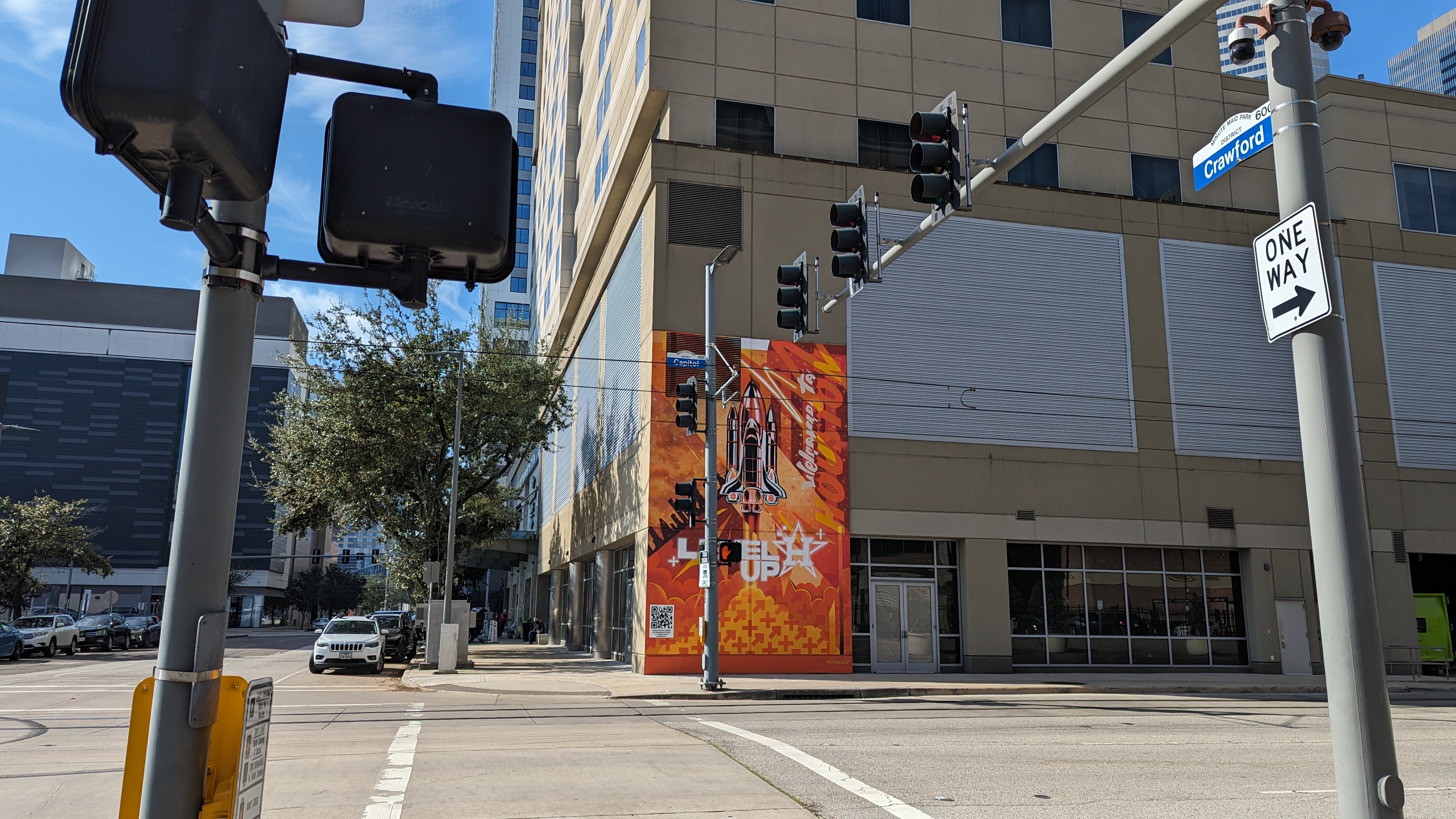 Hampton Inn Houston Downtown corner street view