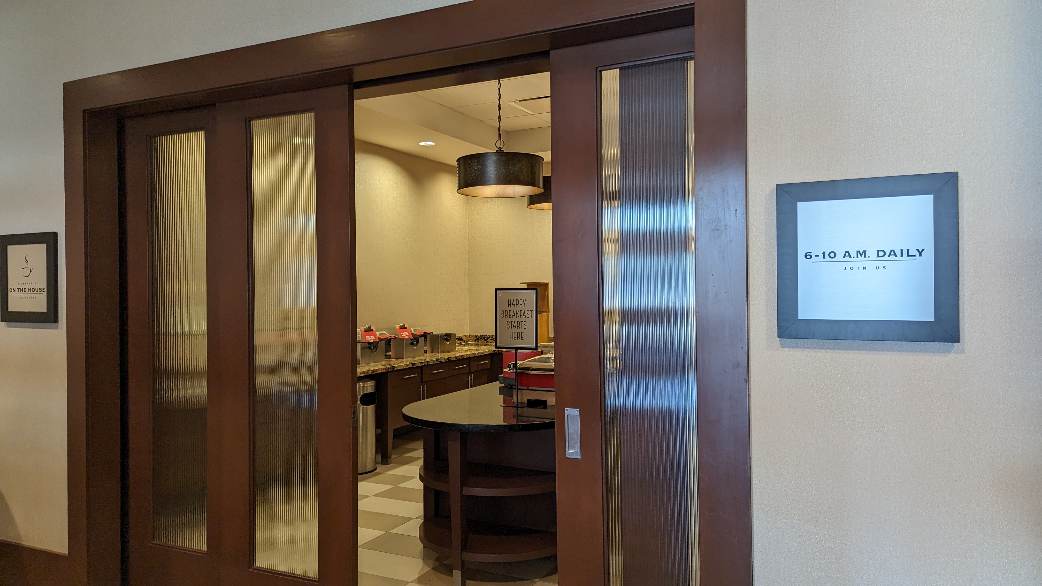 Hampton Inn Houston Downtown food and beverage breakfast buffet unused area