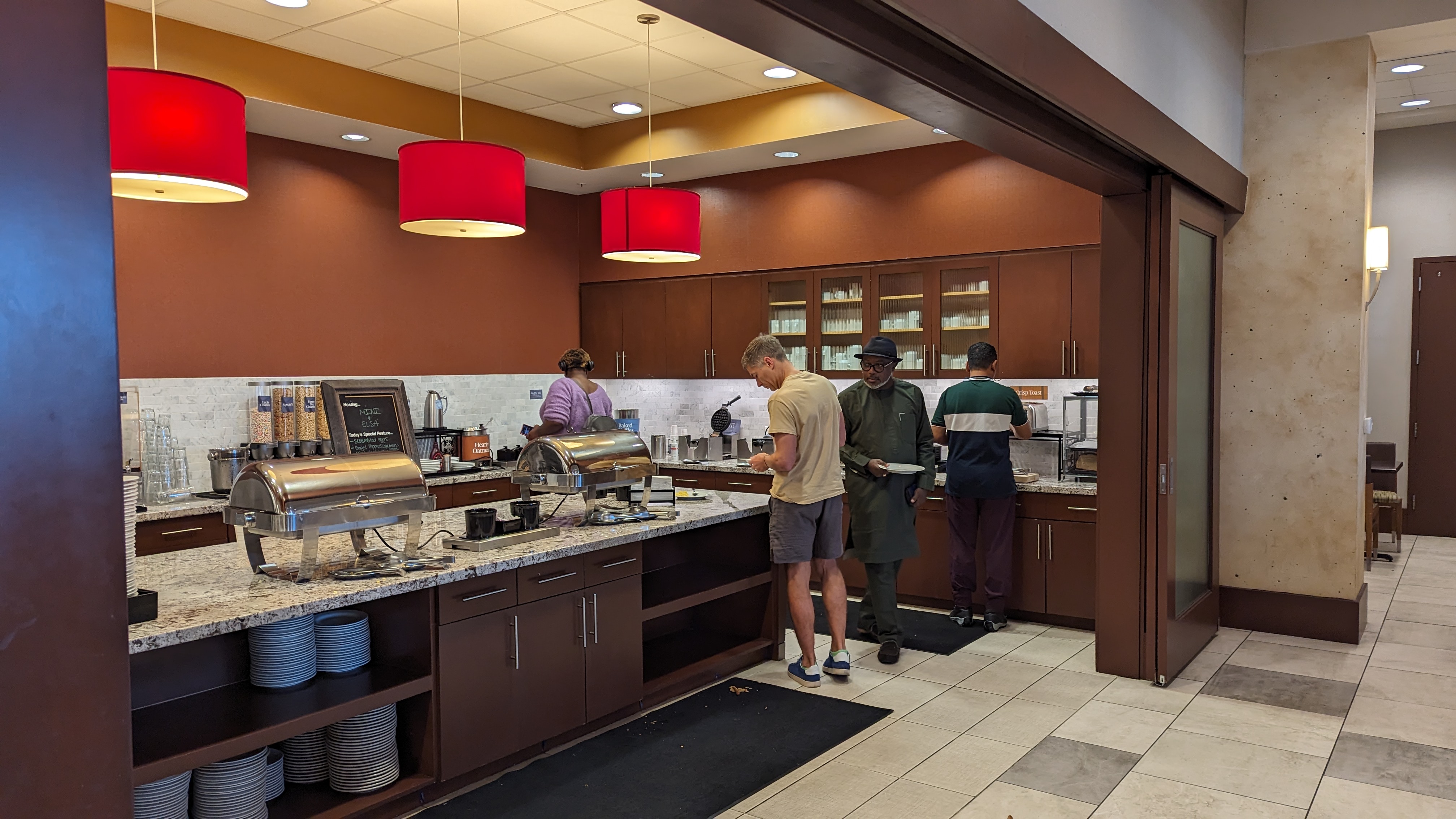 Hampton Inn Houston Downtown food and beverage breakfast buffet