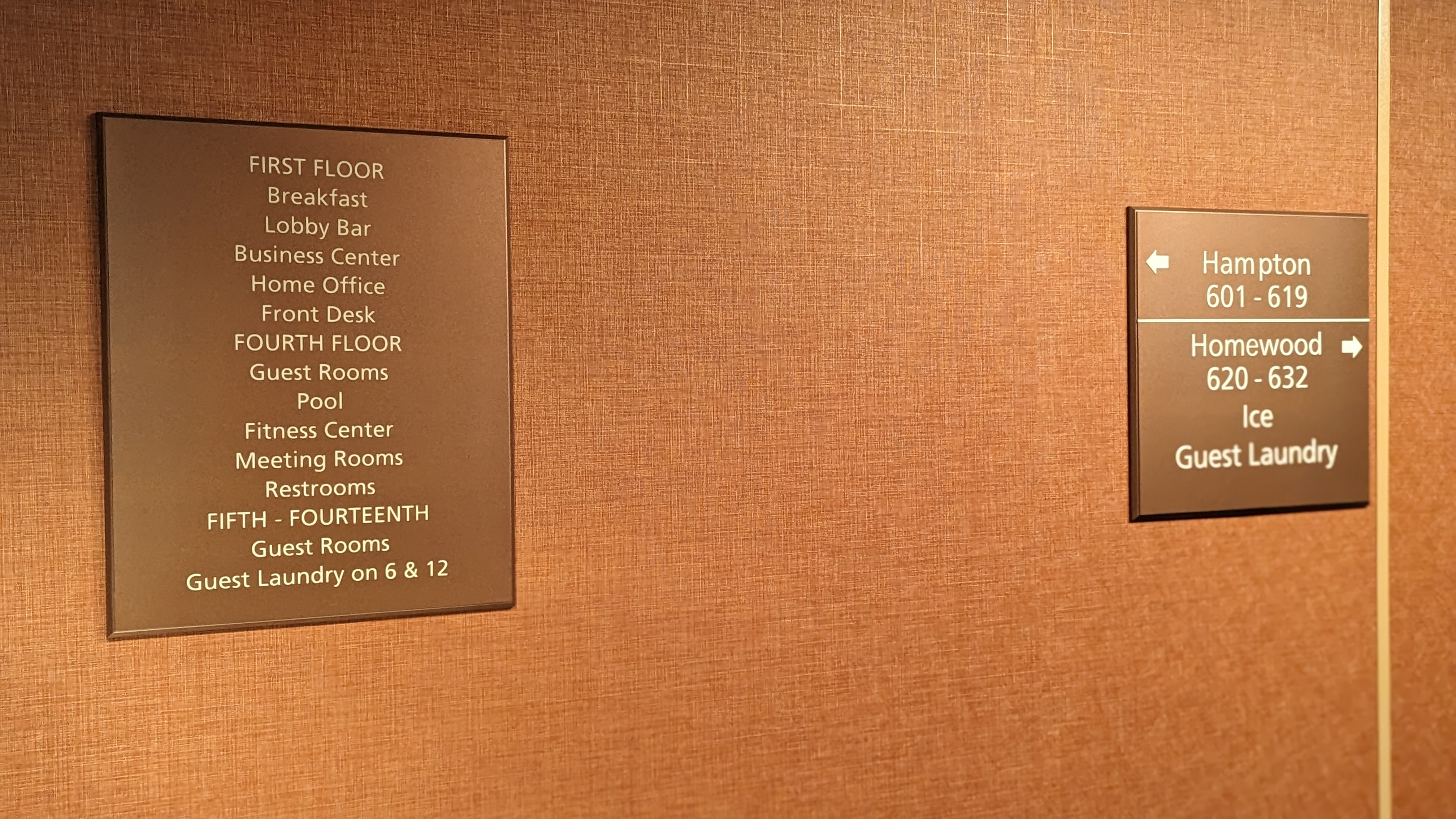 Hampton Inn Houston Downtown lobby direction sign