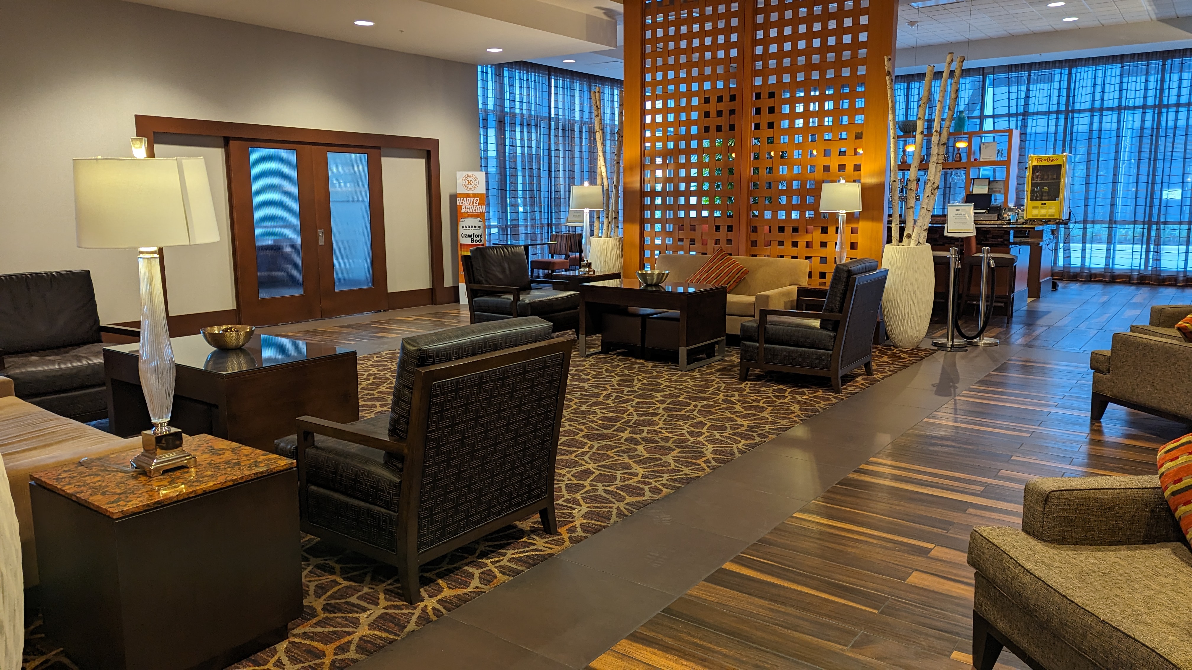 Hampton Inn Houston Downtown lobby seating areas