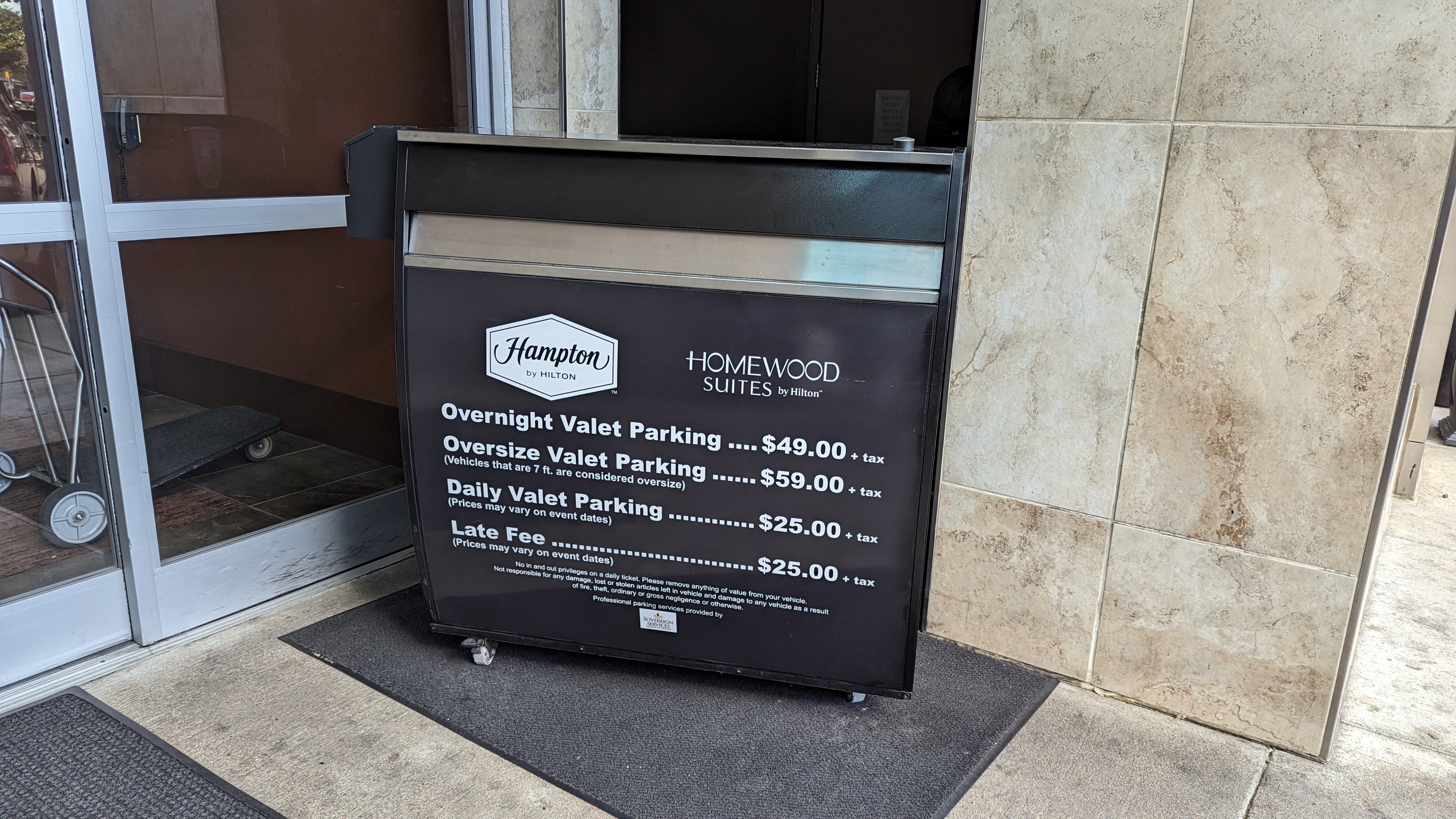 Hampton Inn Houston Downtown valet parking