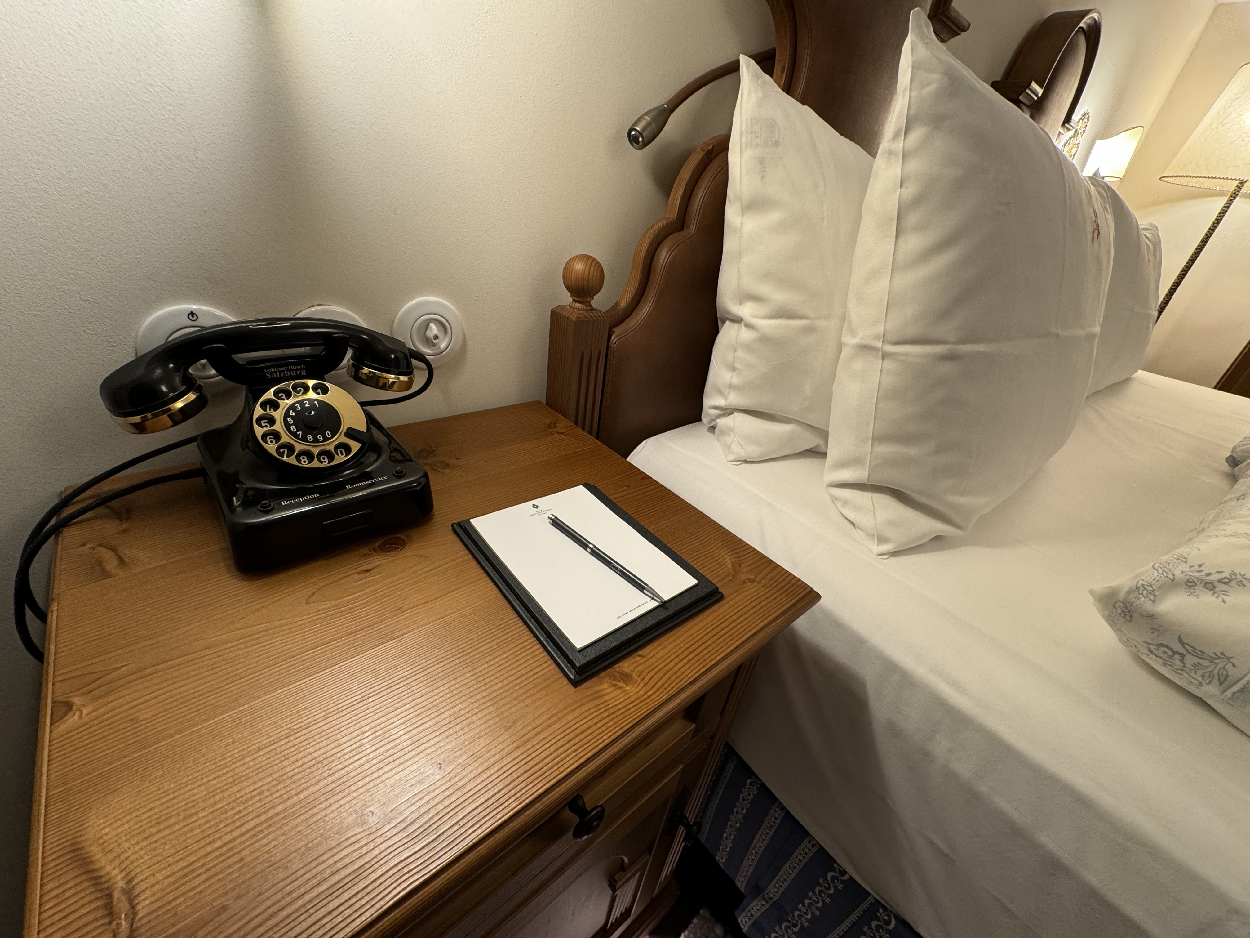 Hotel Goldener Hirsch Bedstand