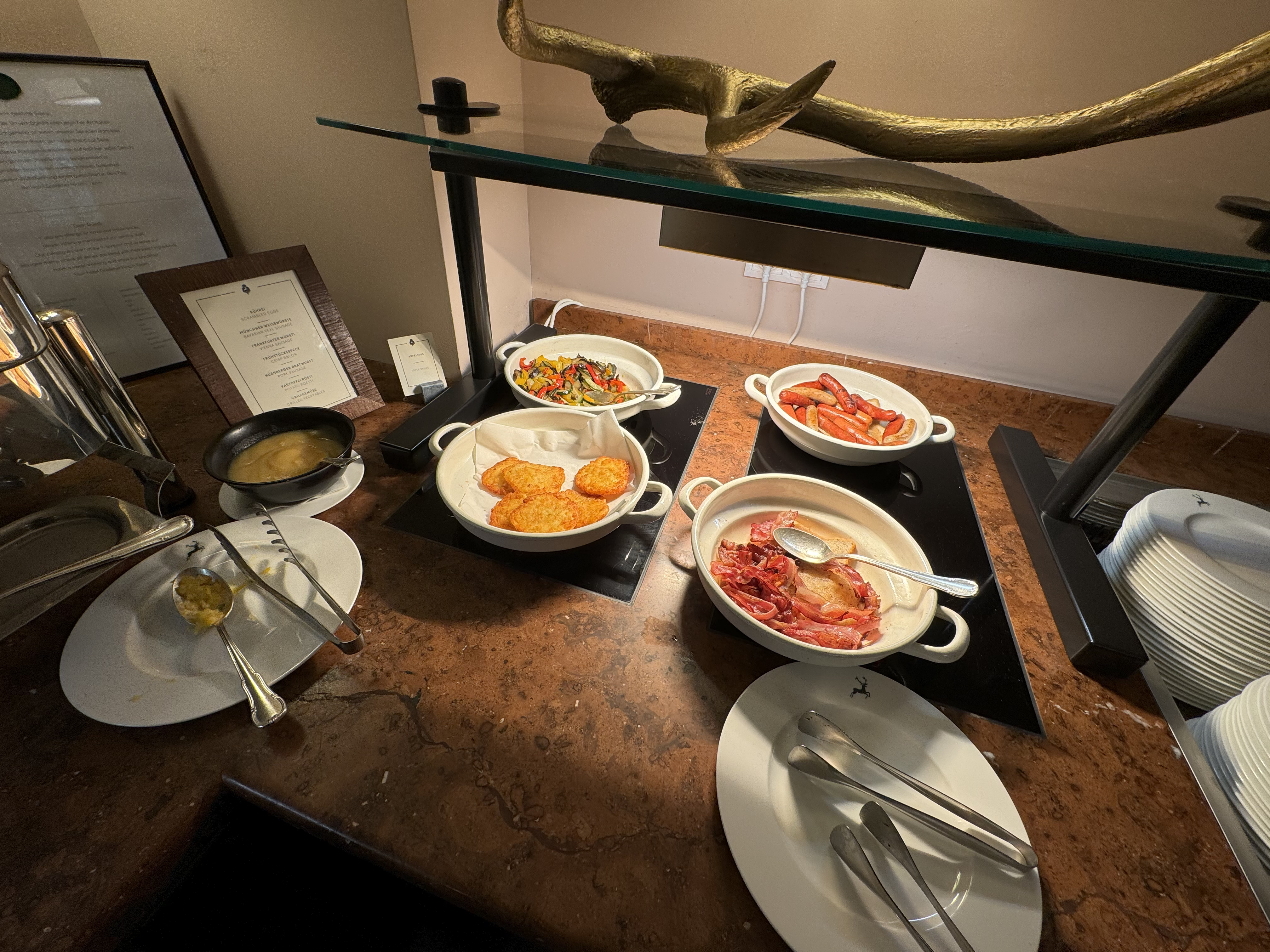 Hotel Goldener Hirsch Hot Breakfast