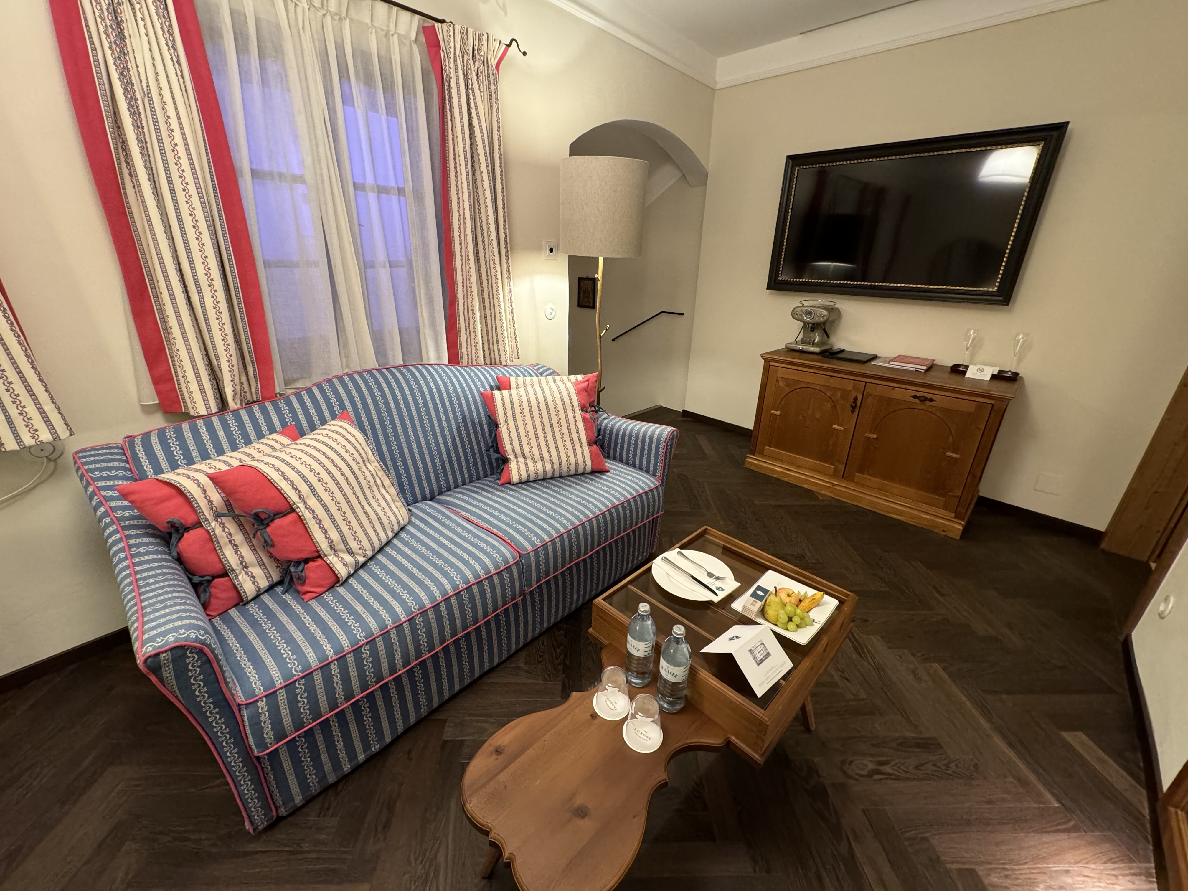 Hotel Goldener Hirsch Suite Living Room Hotel Goldener Hirsch Suite Living Room