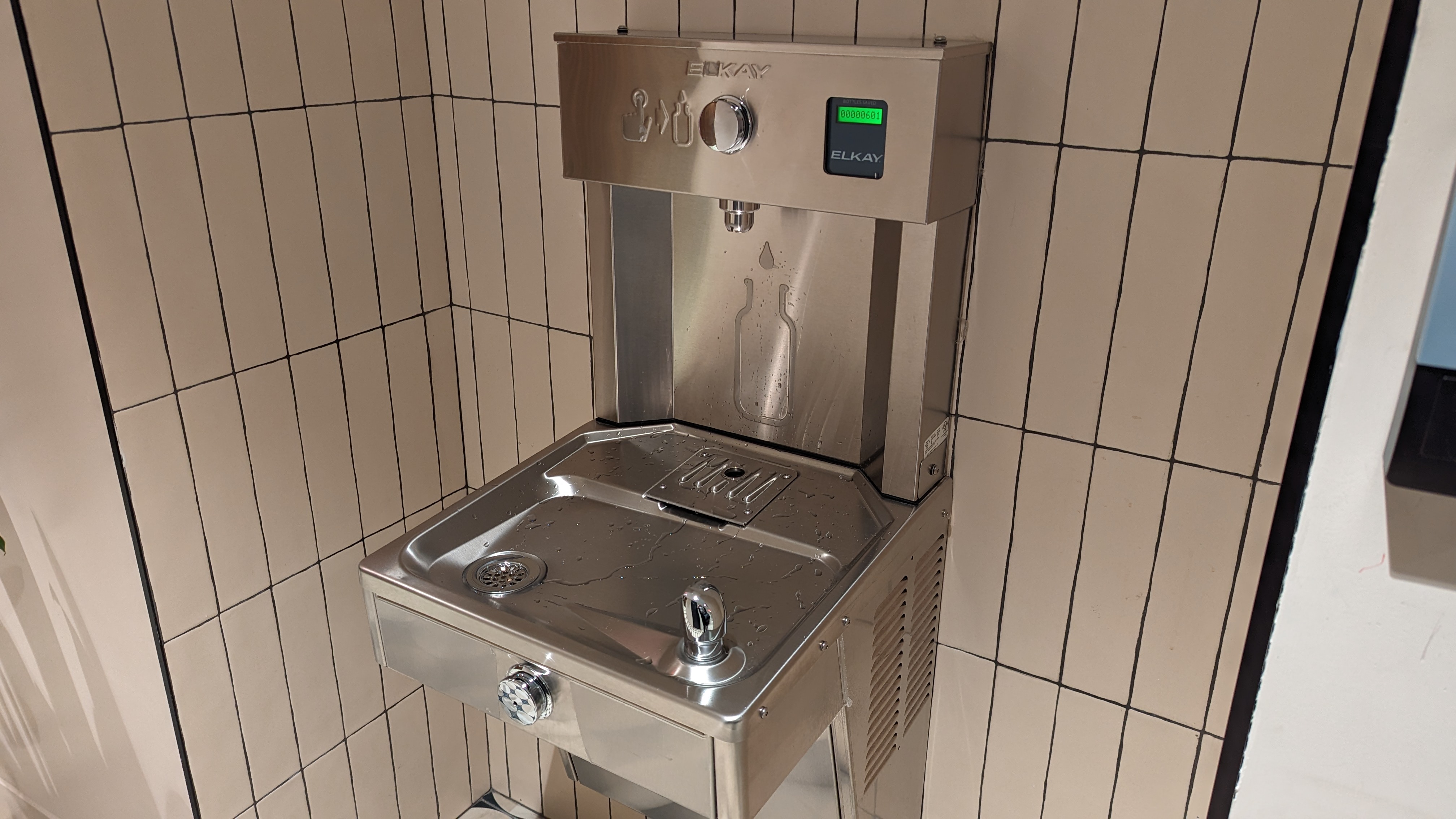 Motto by Hilton New York City Times Square amenities fitness center water fountain