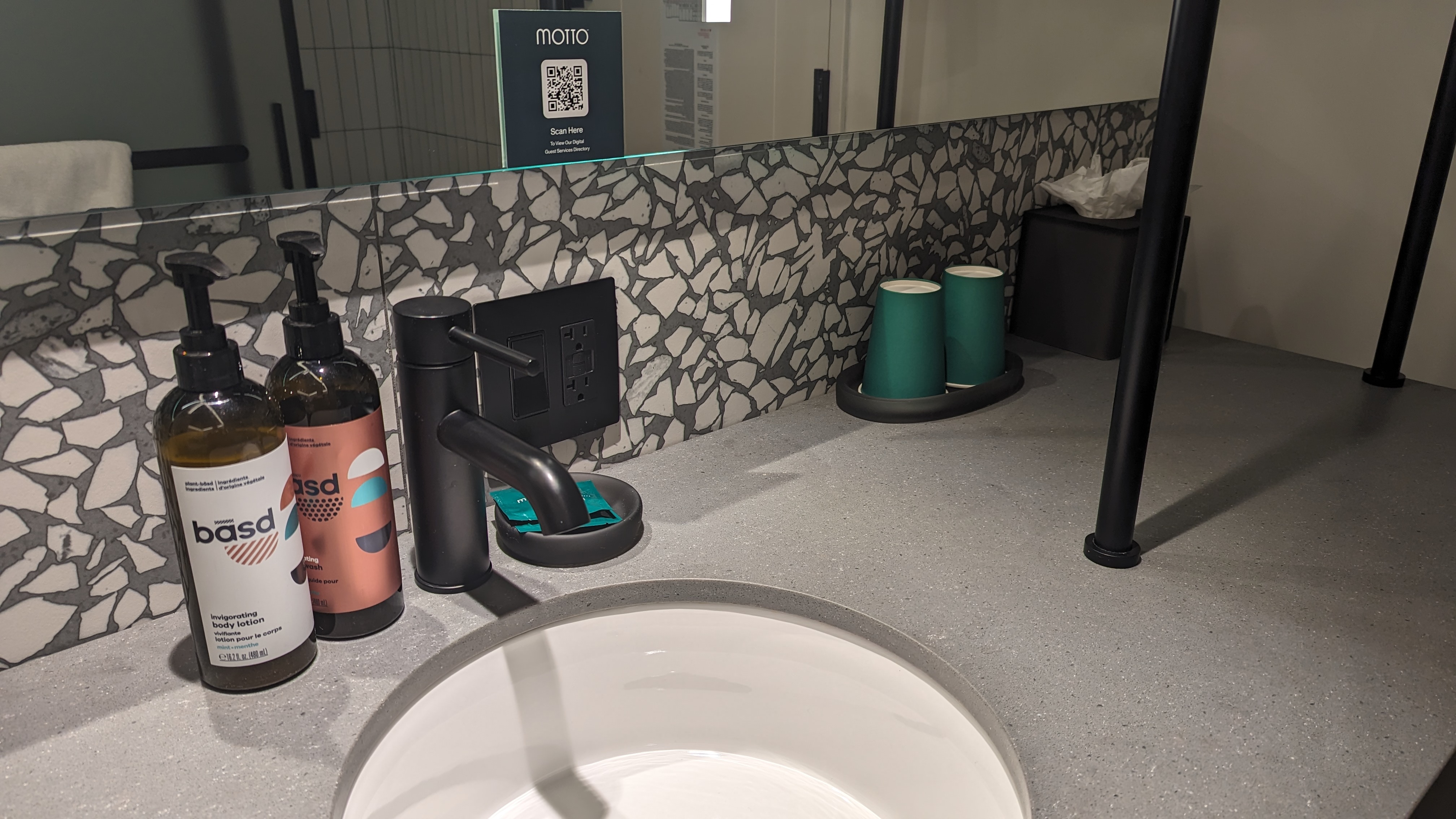 Motto by Hilton New York City Times Square guestroom bathroom sink amenities