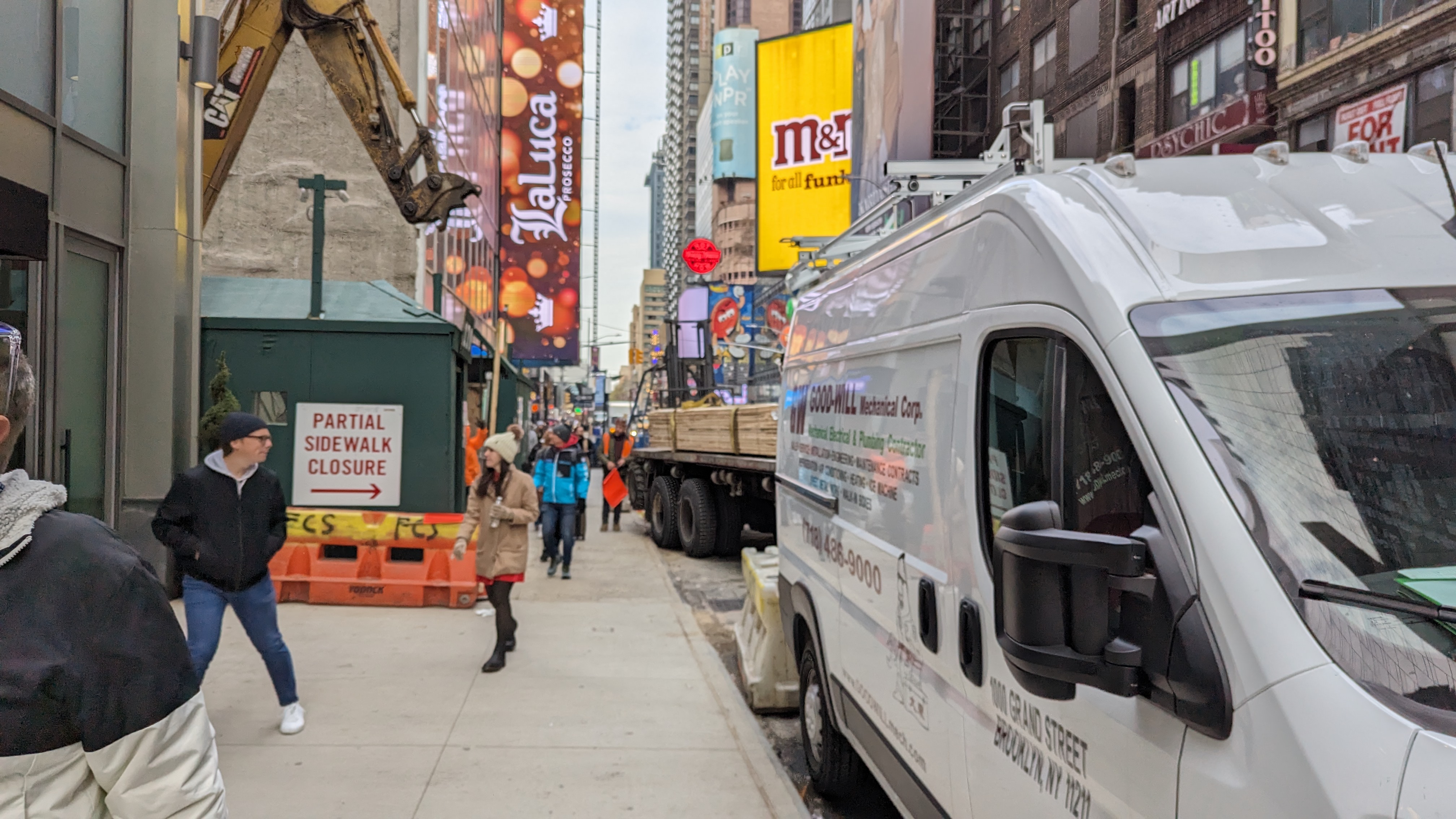 Motto by Hilton New York City Times Square location street view to the left