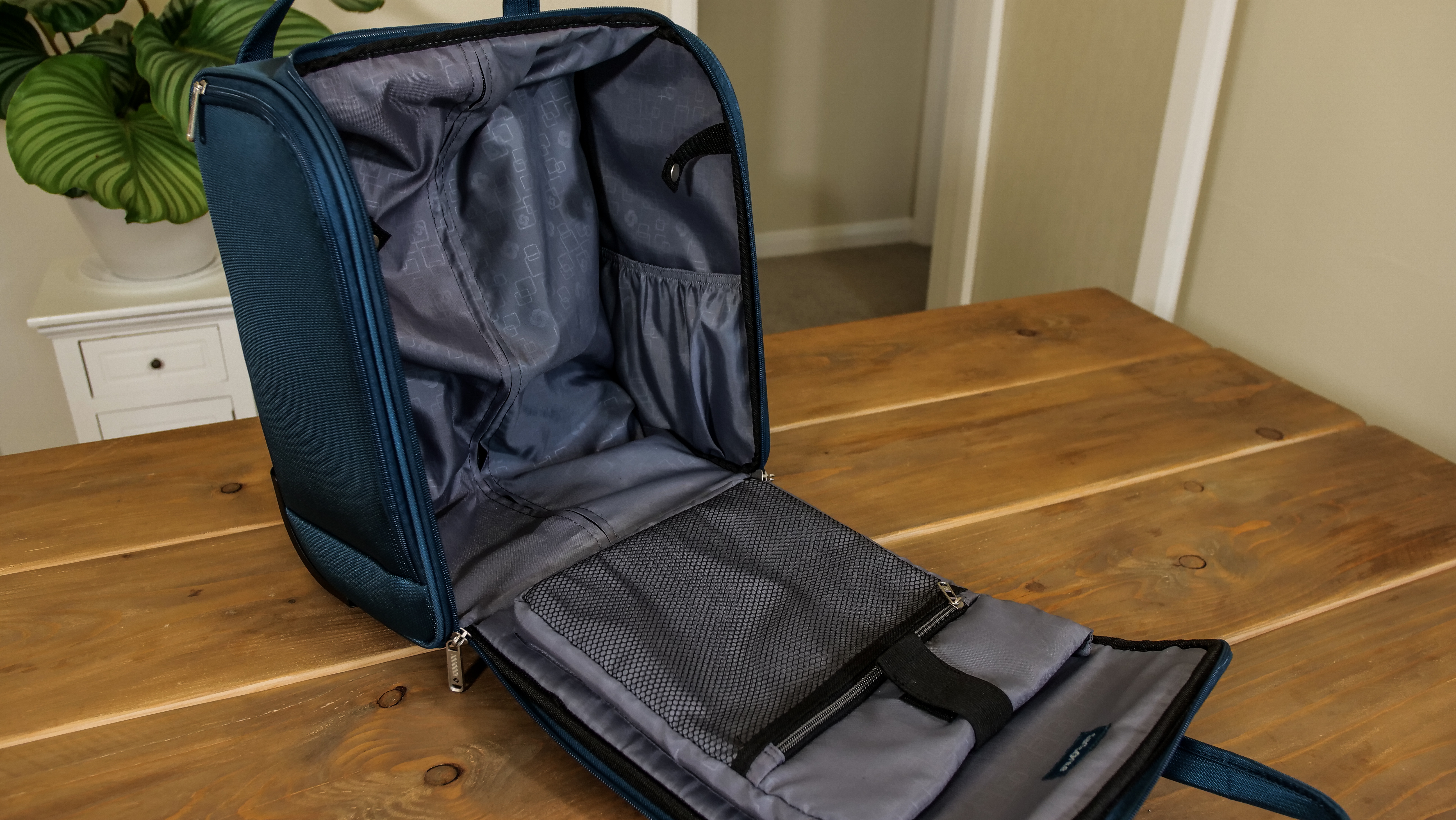Samsonite Ascella X Softside Luggage Interior Compartments Samsonite Ascella X Softside Luggage Interior Compartments