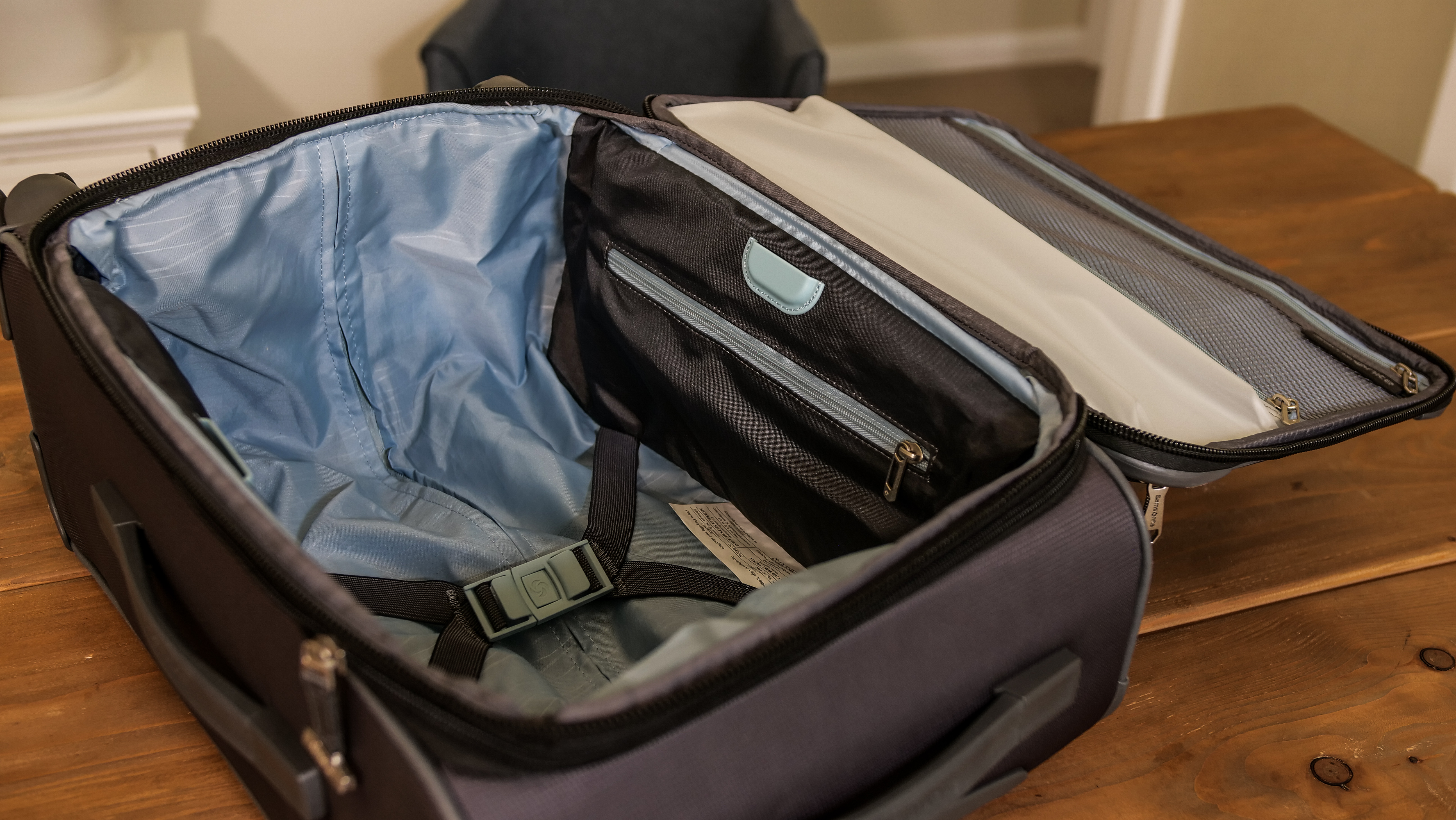 Samsonite Solyte DLX Interior Compartment Samsonite Solyte DLX Interior Compartment