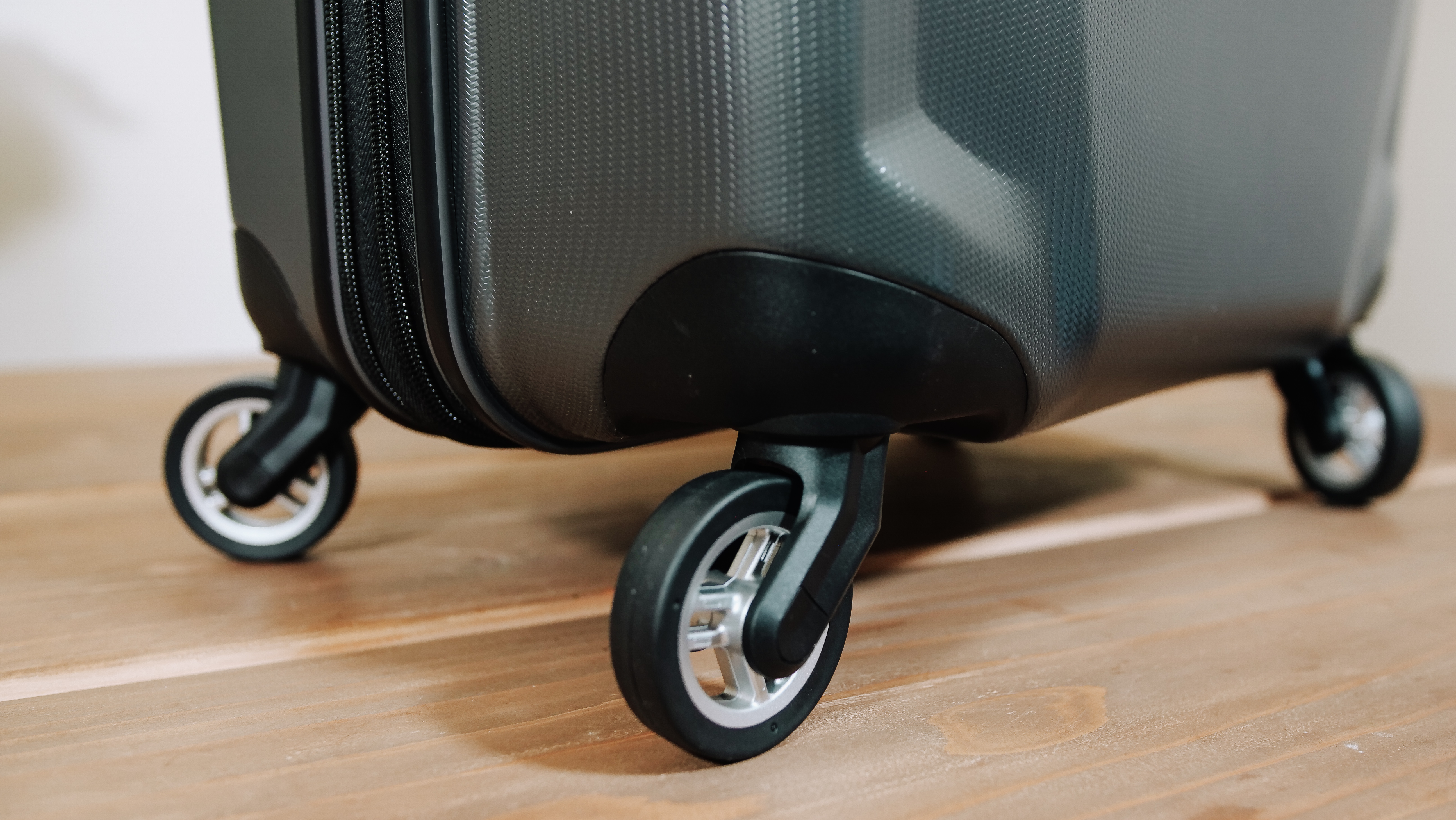 Samsonite Winfield 3 DLX Wheels