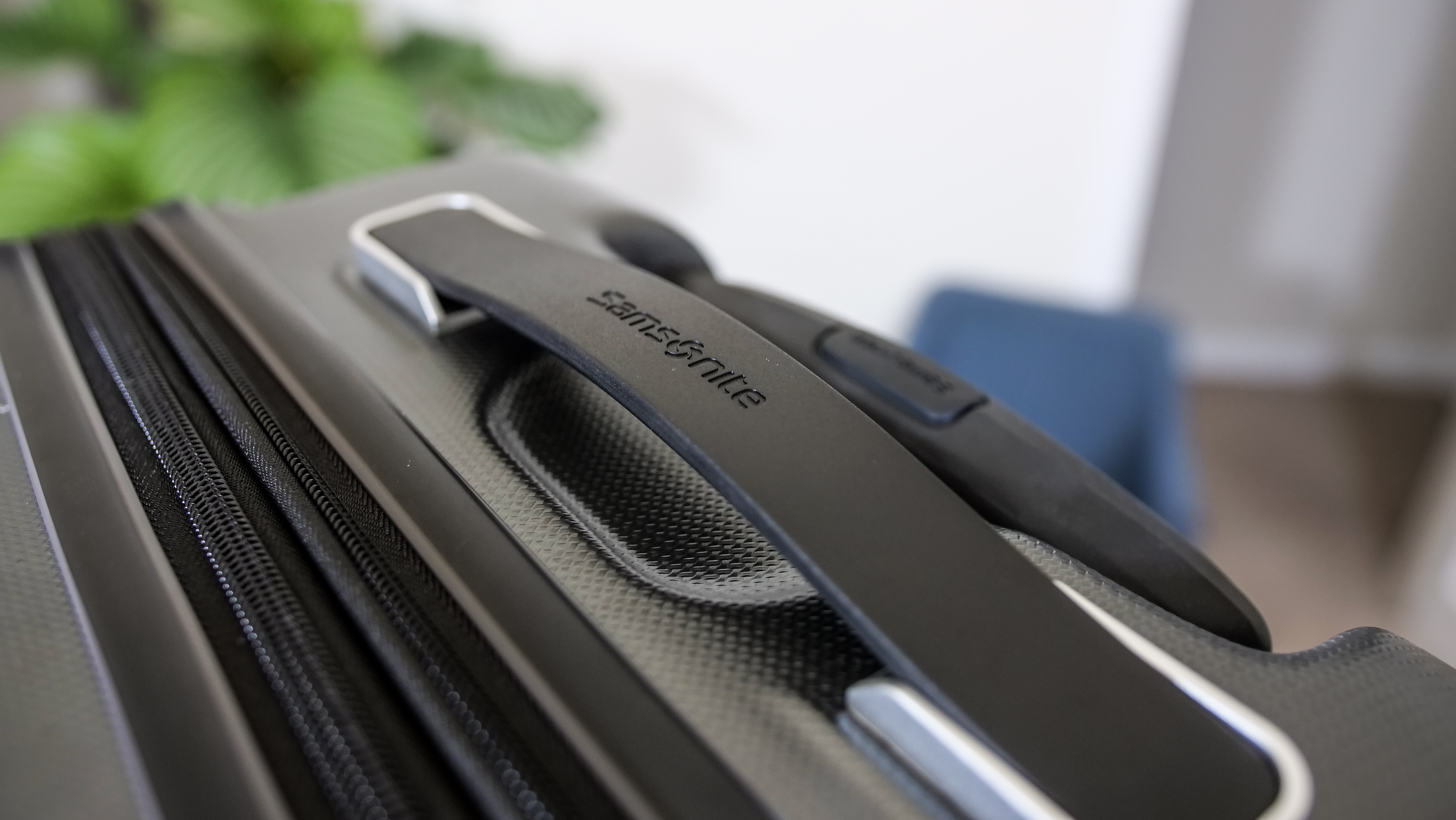 Samsonite Winfield 3 DLX handles