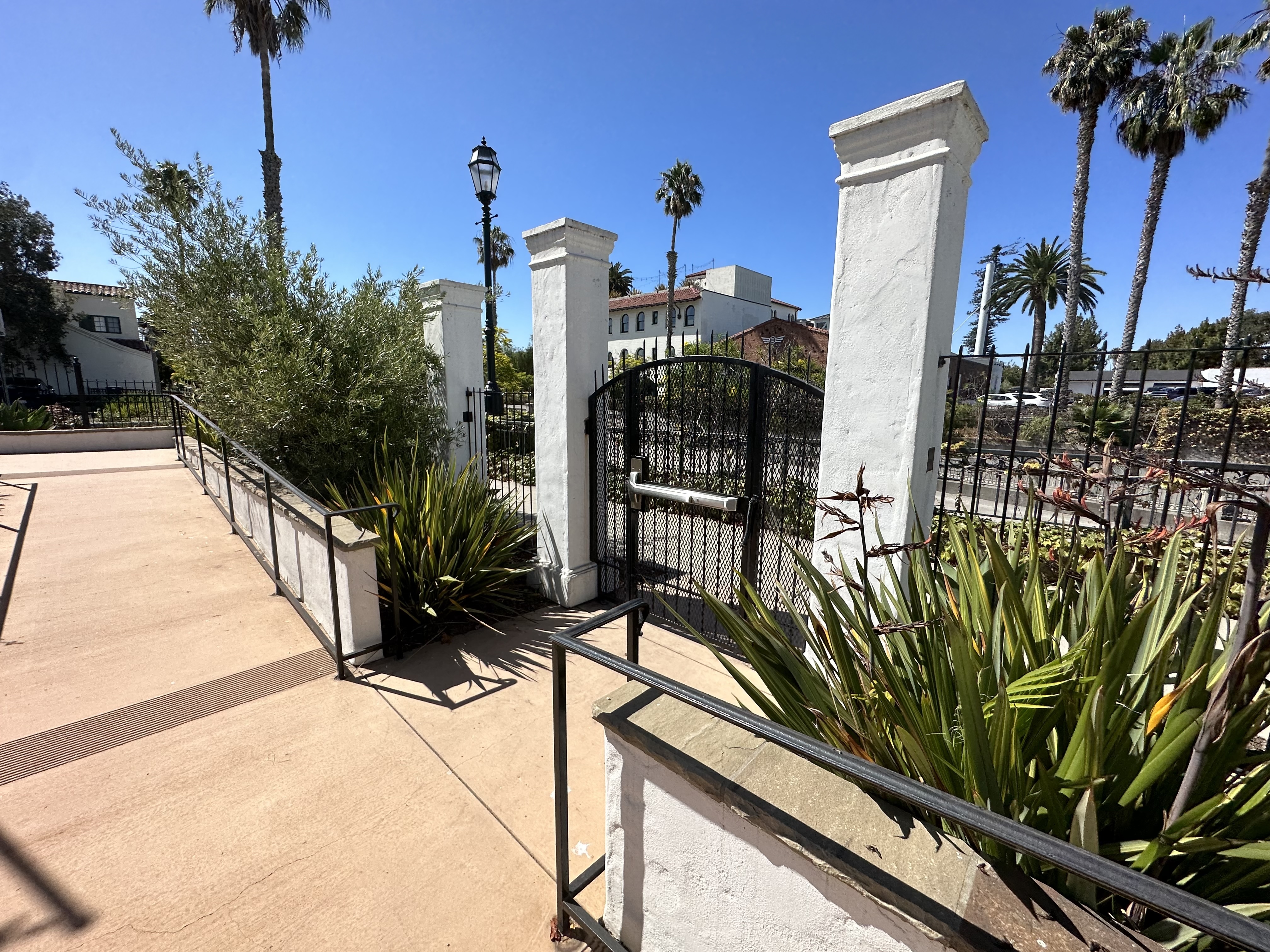 Waterman Entrance to Street