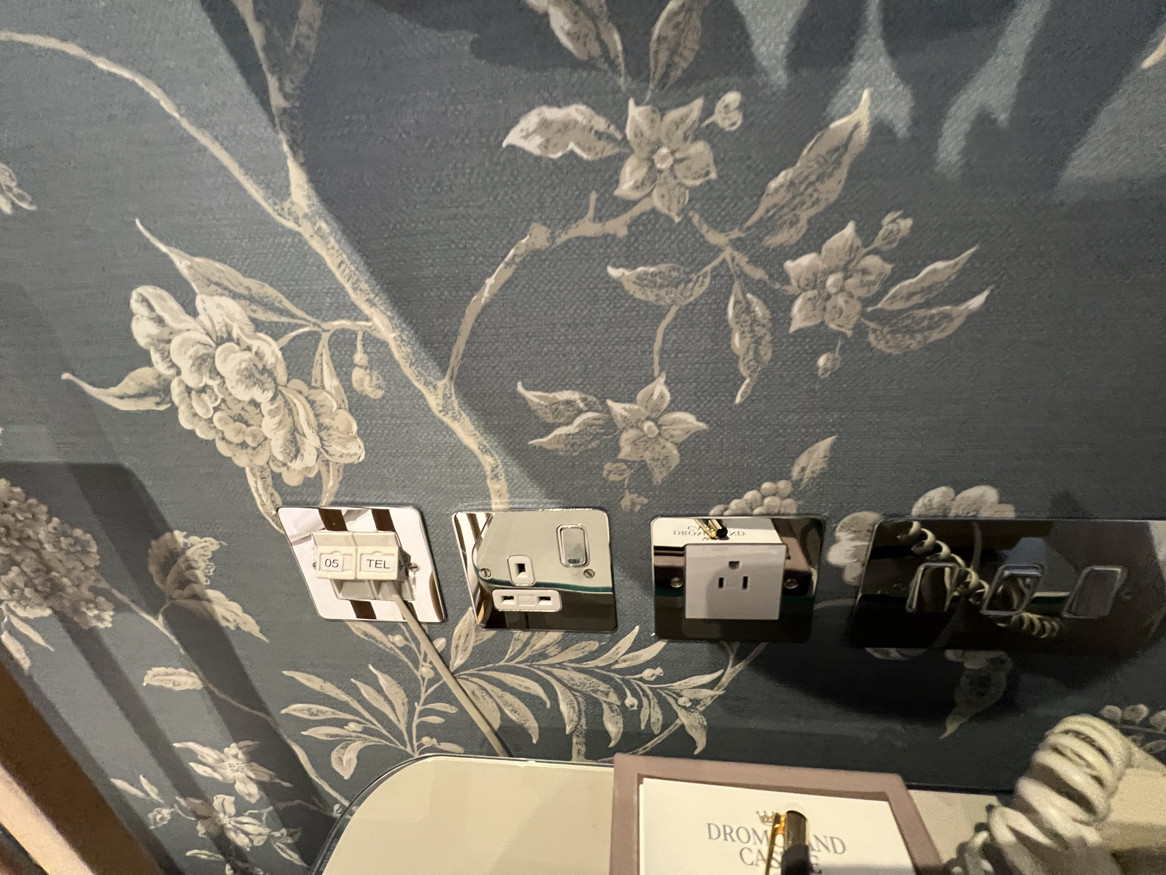 Dromoland Castle power outlets Dromoland Castle power outlets