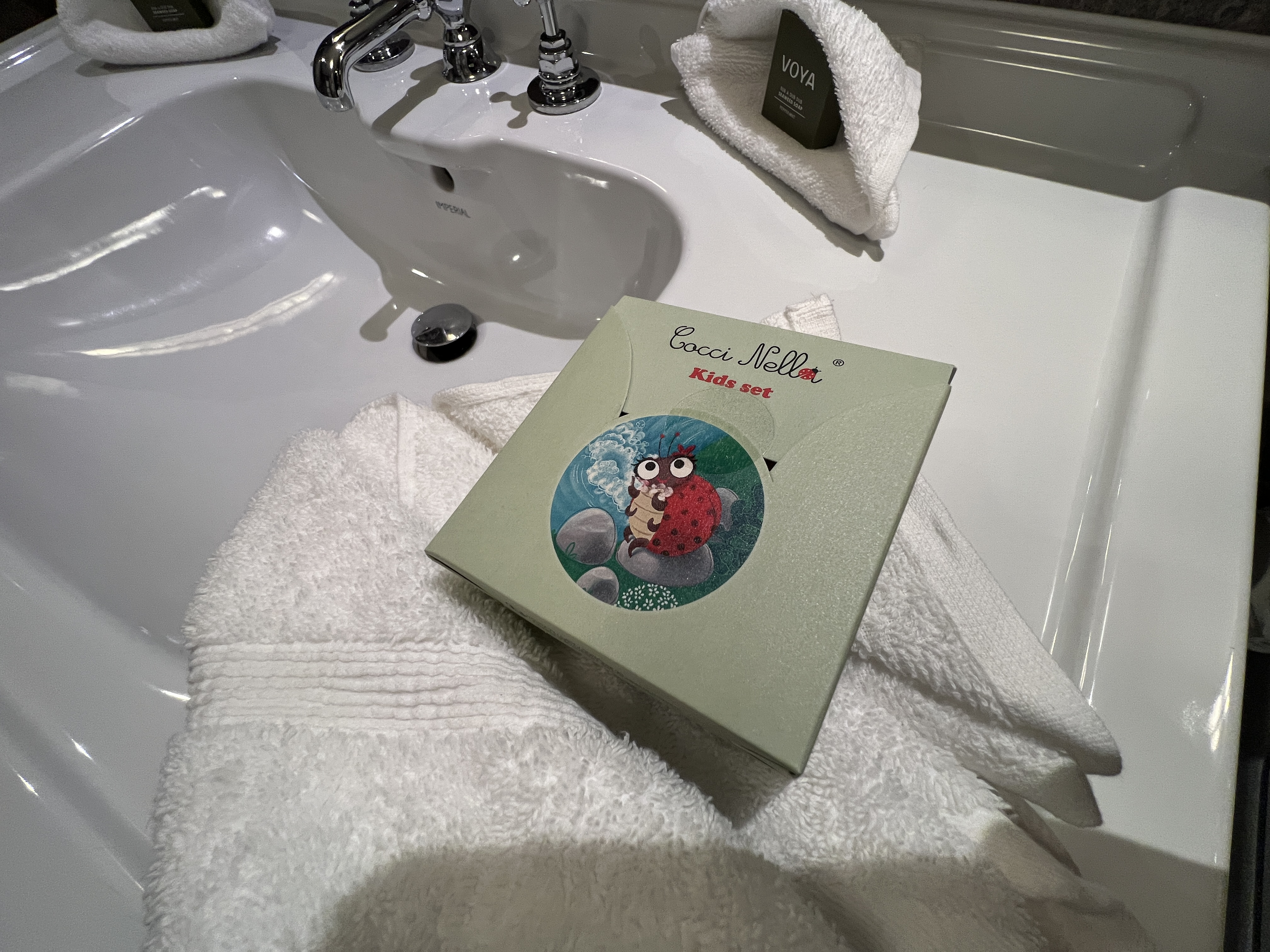Dromoland castle kid set bathroom products Dromoland castle kid set bathroom products