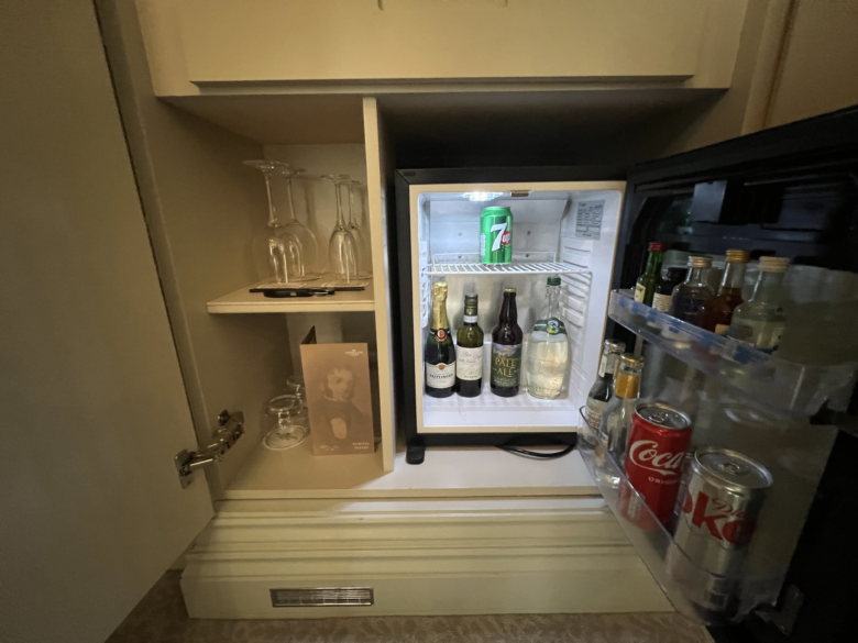 Dromoland castle minifridge Dromoland castle minifridge