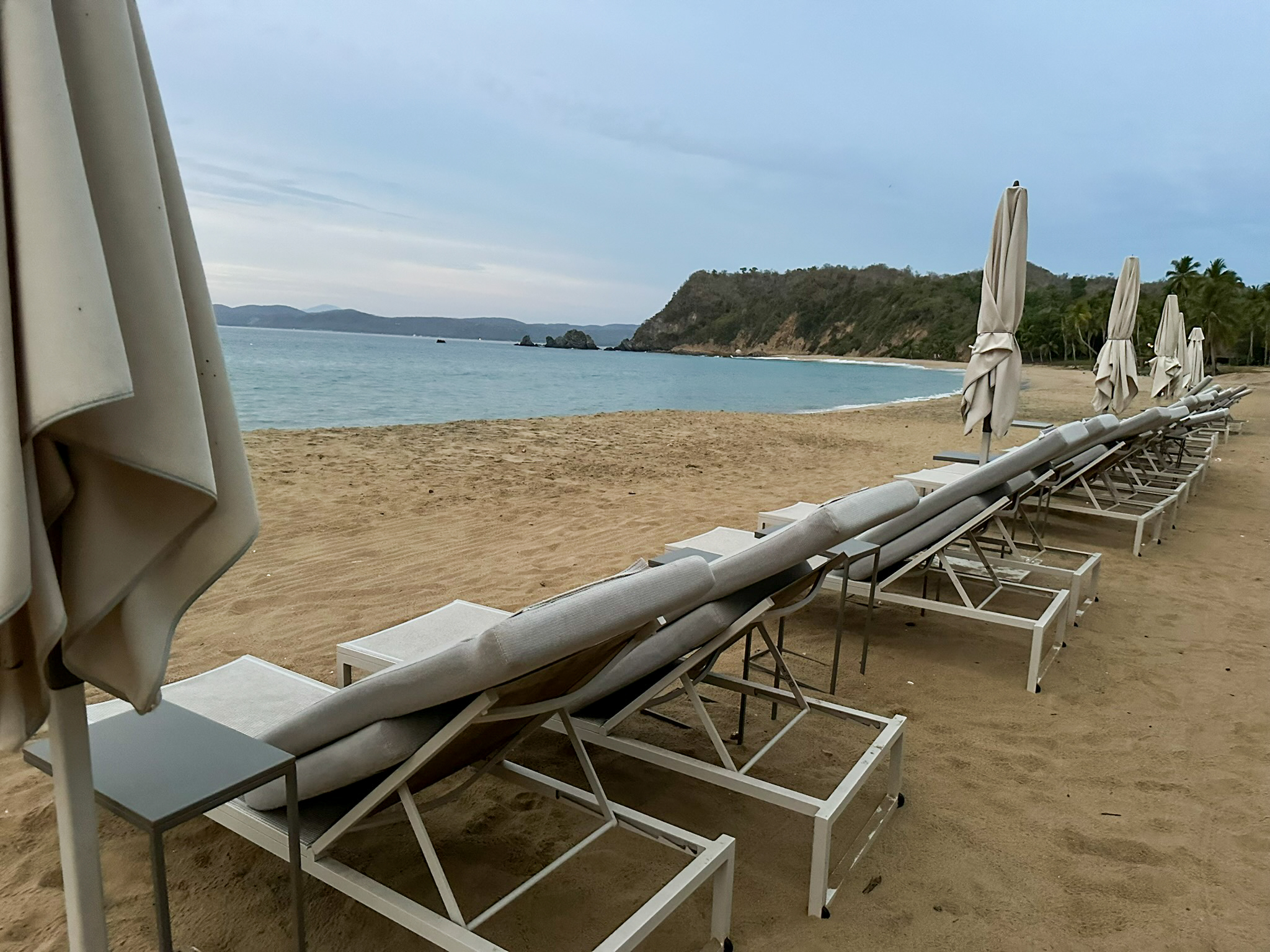 Four Seasons Tamarindo Playa Tamarindo sun loungers Four Seasons Tamarindo Playa Tamarindo sun loungers