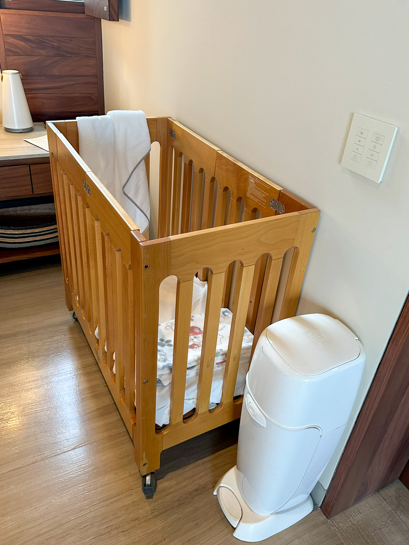 Four Seasons Tamarindo Suite crib Four Seasons Tamarindo Suite crib