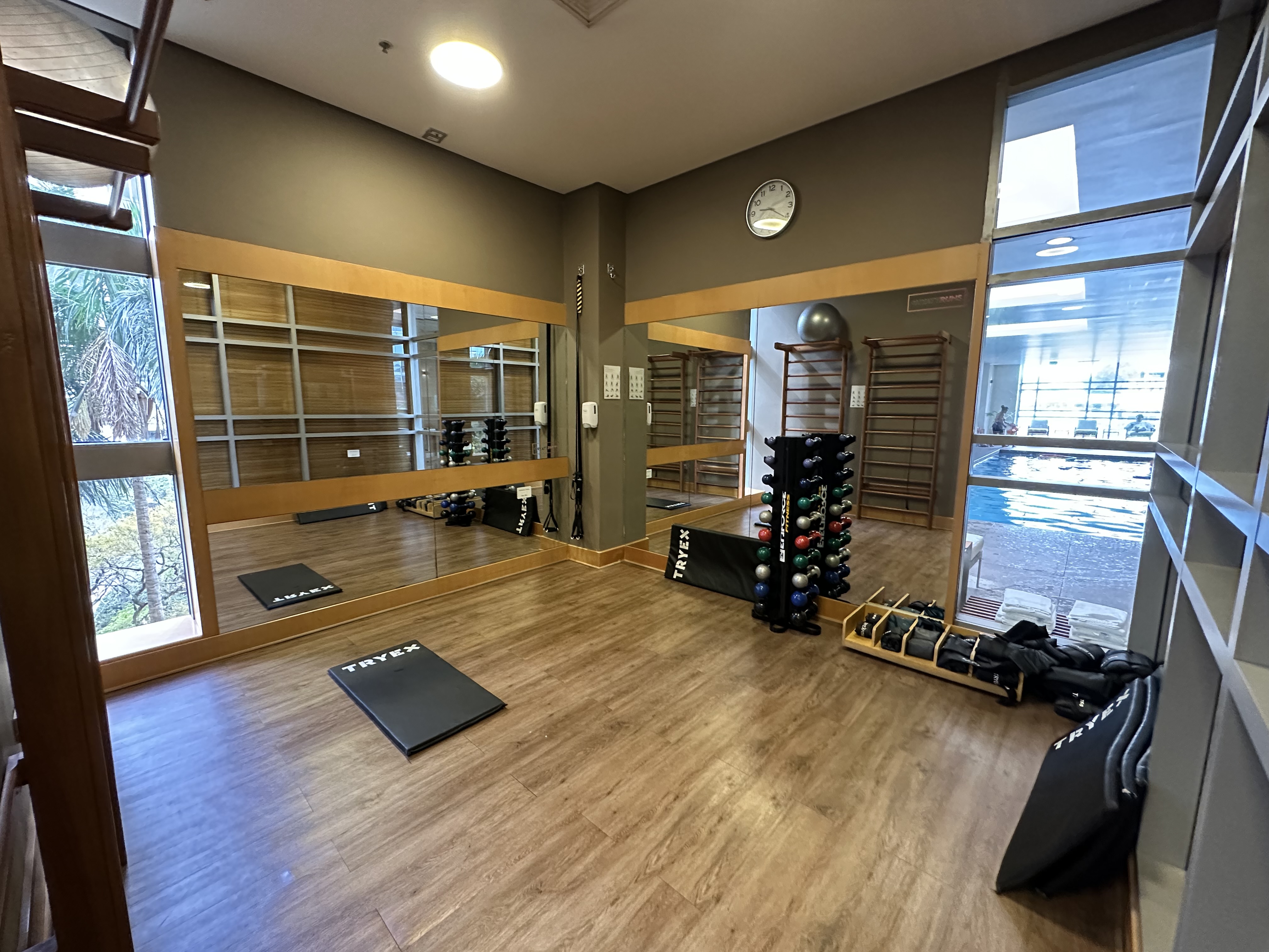 Grand Hyatt Sao Paulo gym stretching