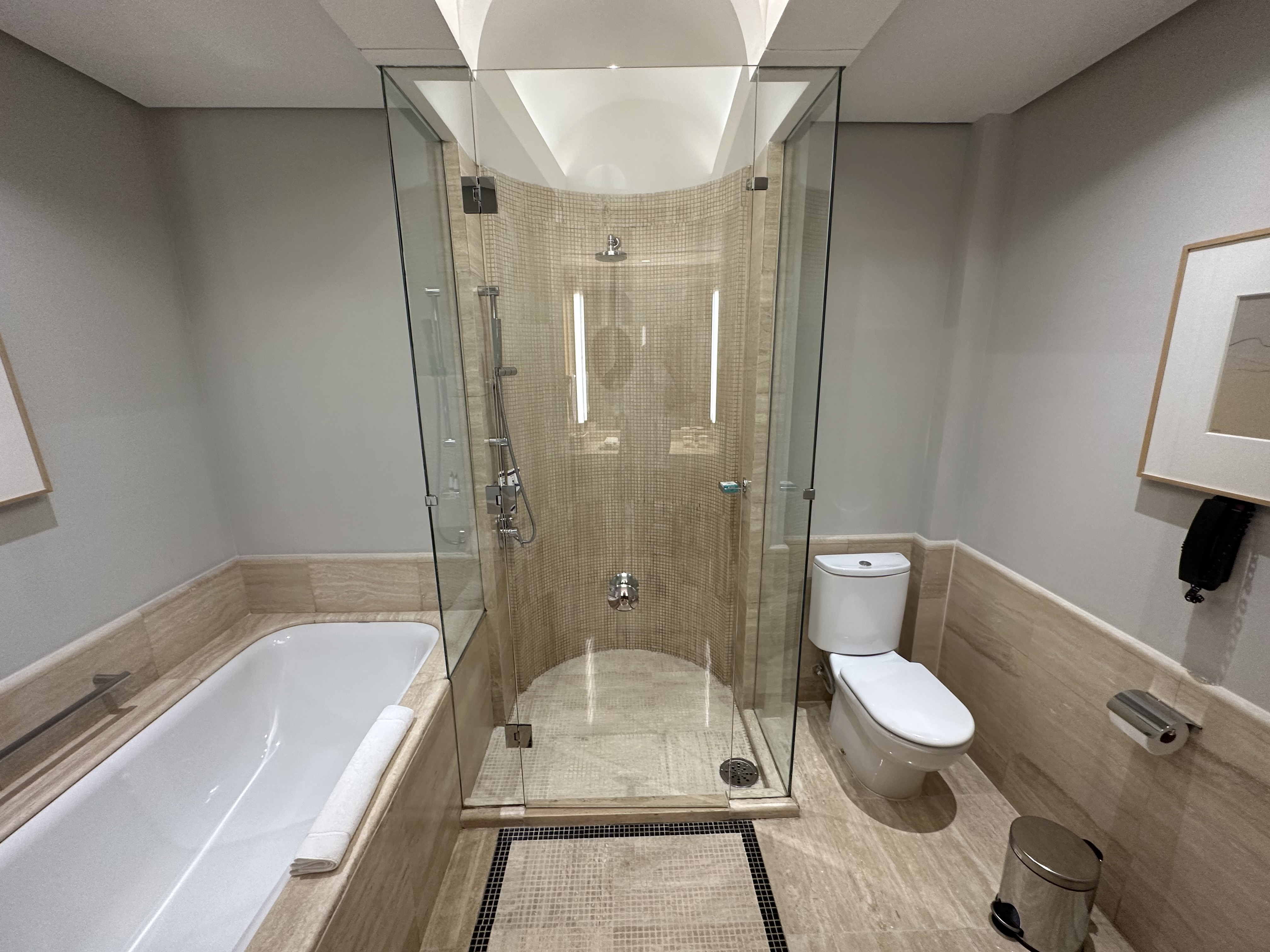 Grand Hyatt Sao Paulo suite bathroom