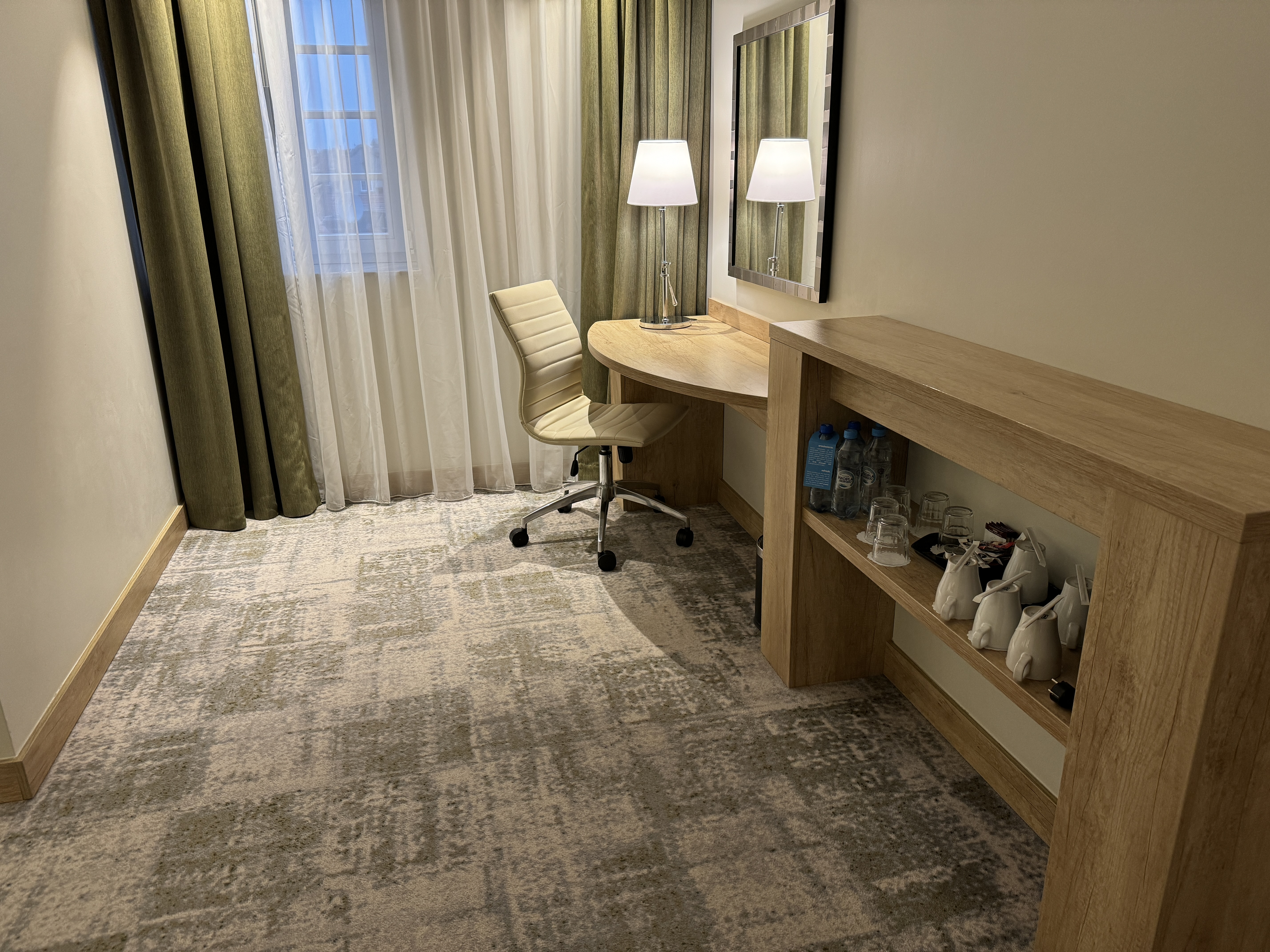 Hampton by Hilton Gdansk Old Town desk area Hampton by Hilton Gdansk Old Town desk area