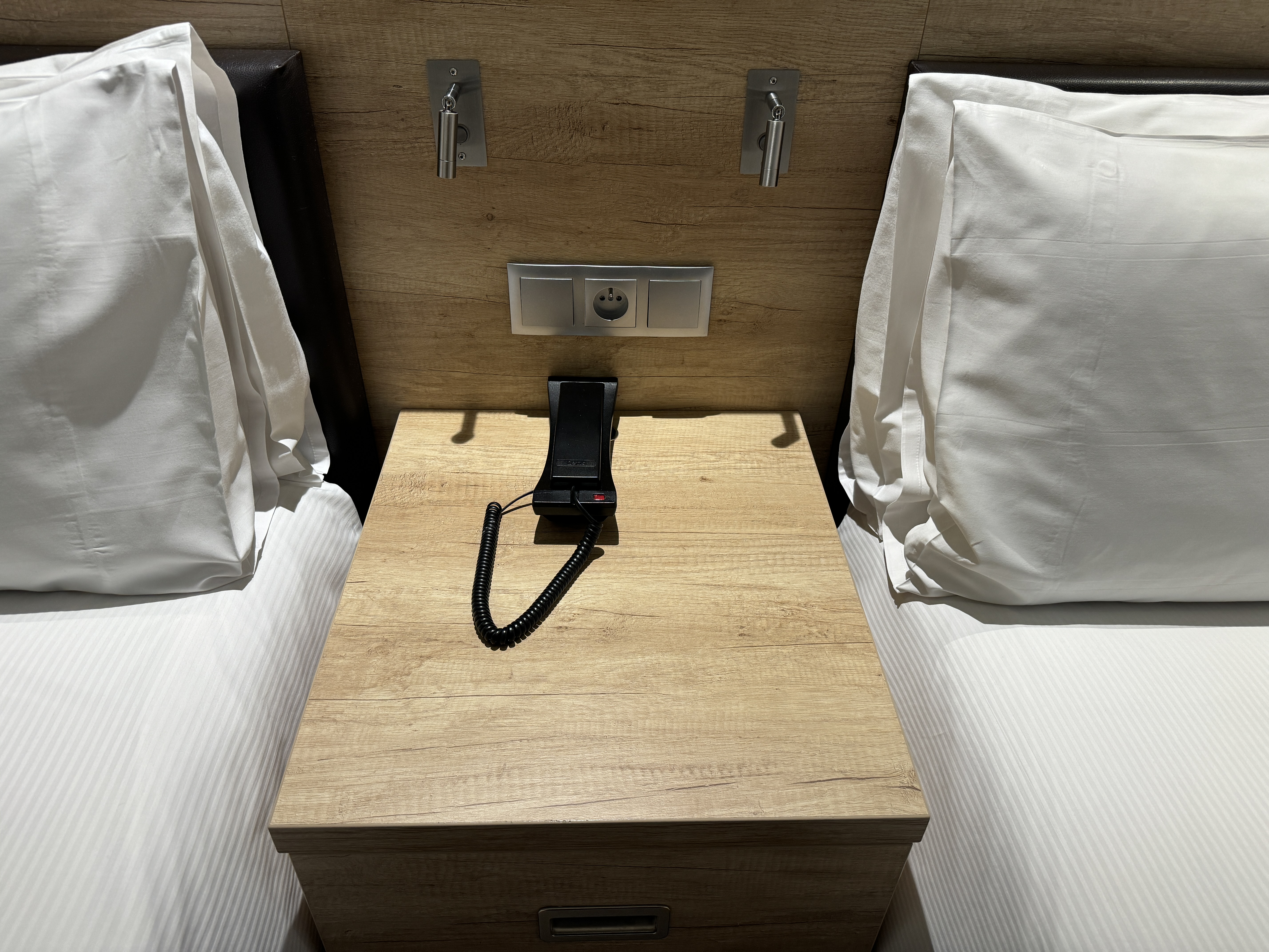 Hampton by Hilton Gdansk Old Town nightstand Hampton by Hilton Gdansk Old Town nightstand
