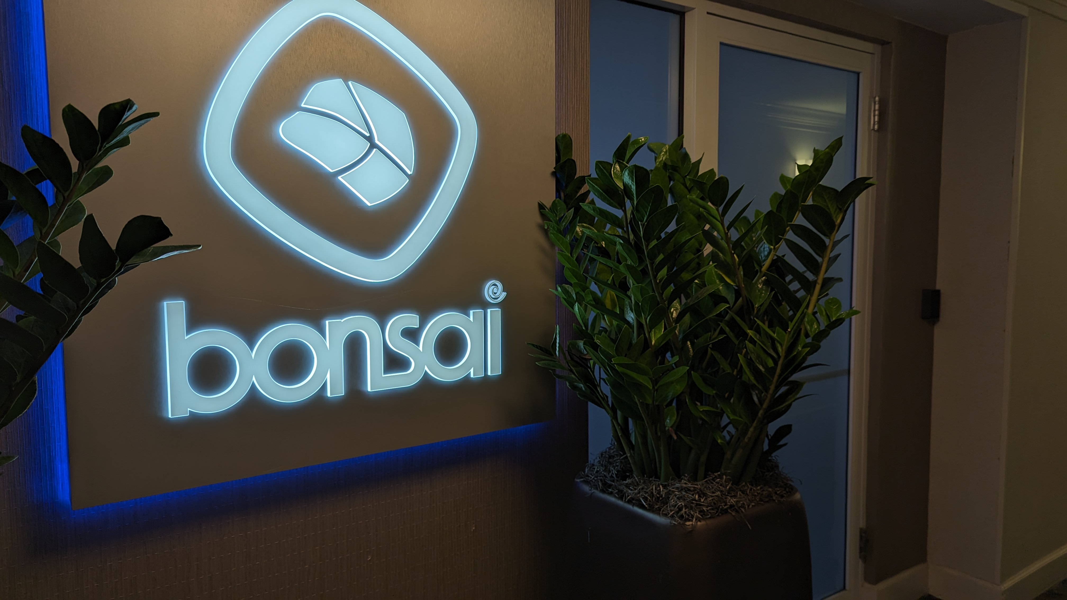 Hilton Pensacola Beach food and beverage Bonsai restaurant
