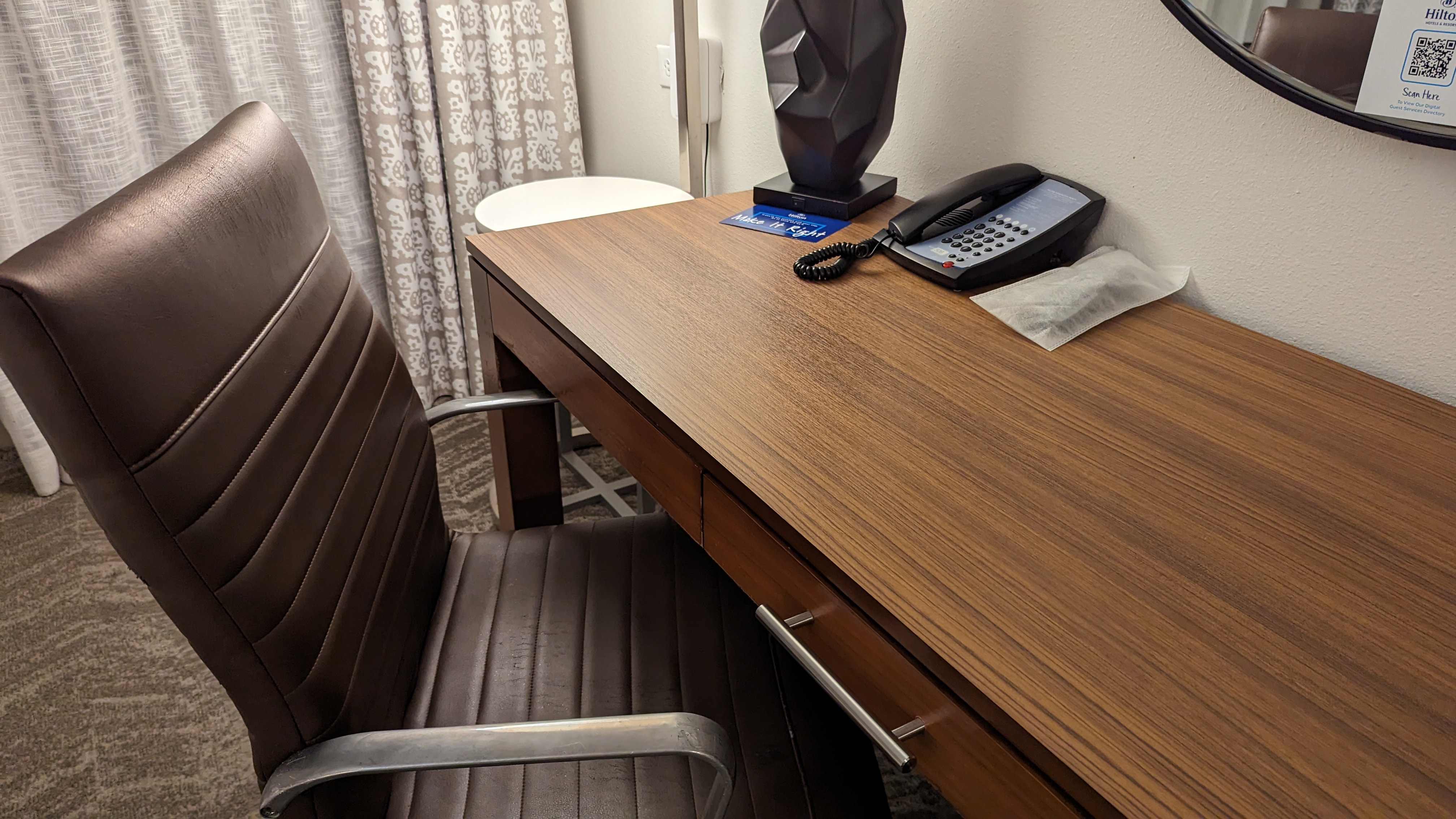 Hilton Pensacola Beach guestroom desk chair