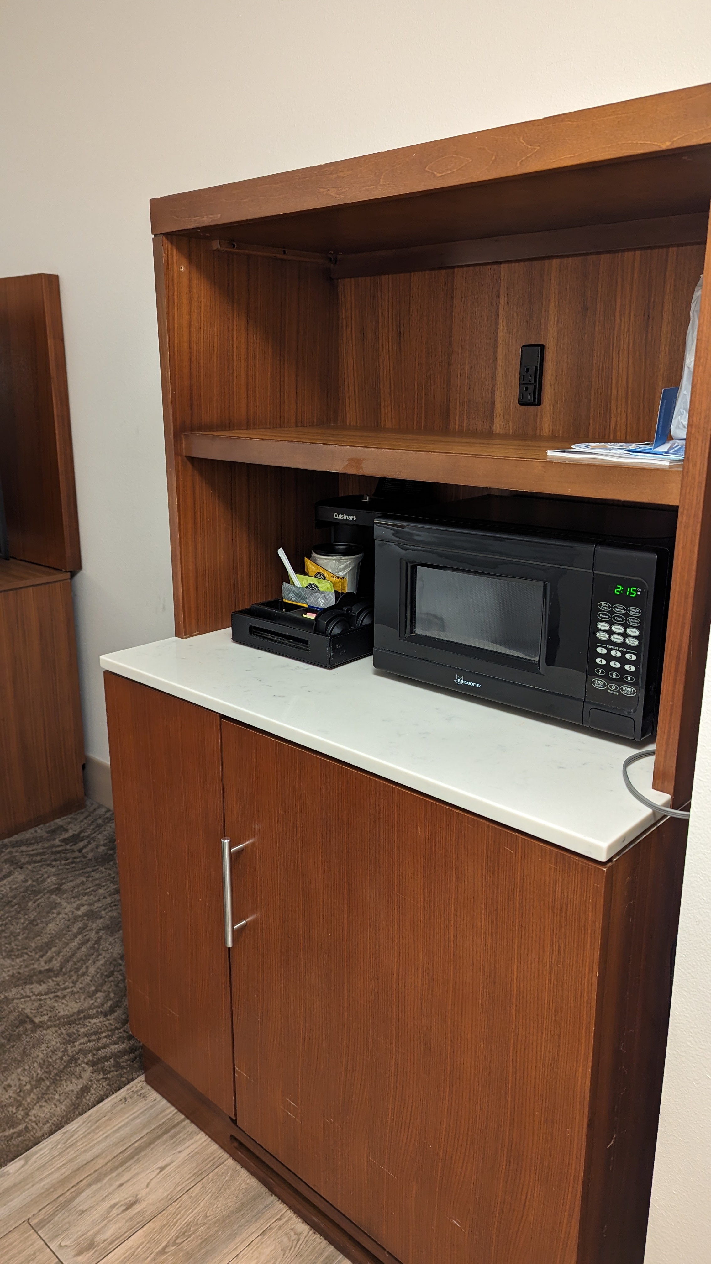 Hilton Pensacola Beach guestroom microwave