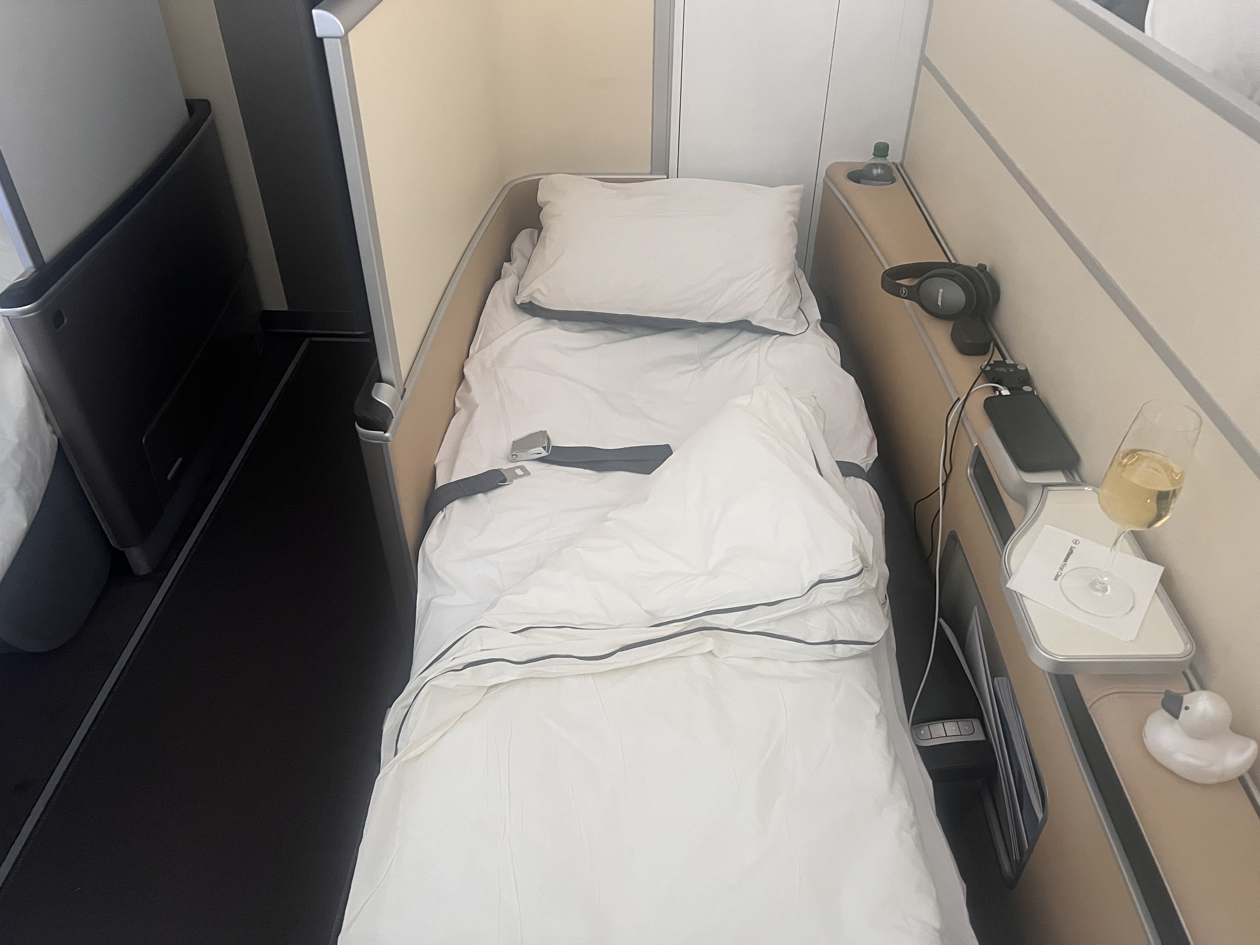 LH F A346 bed full front view 