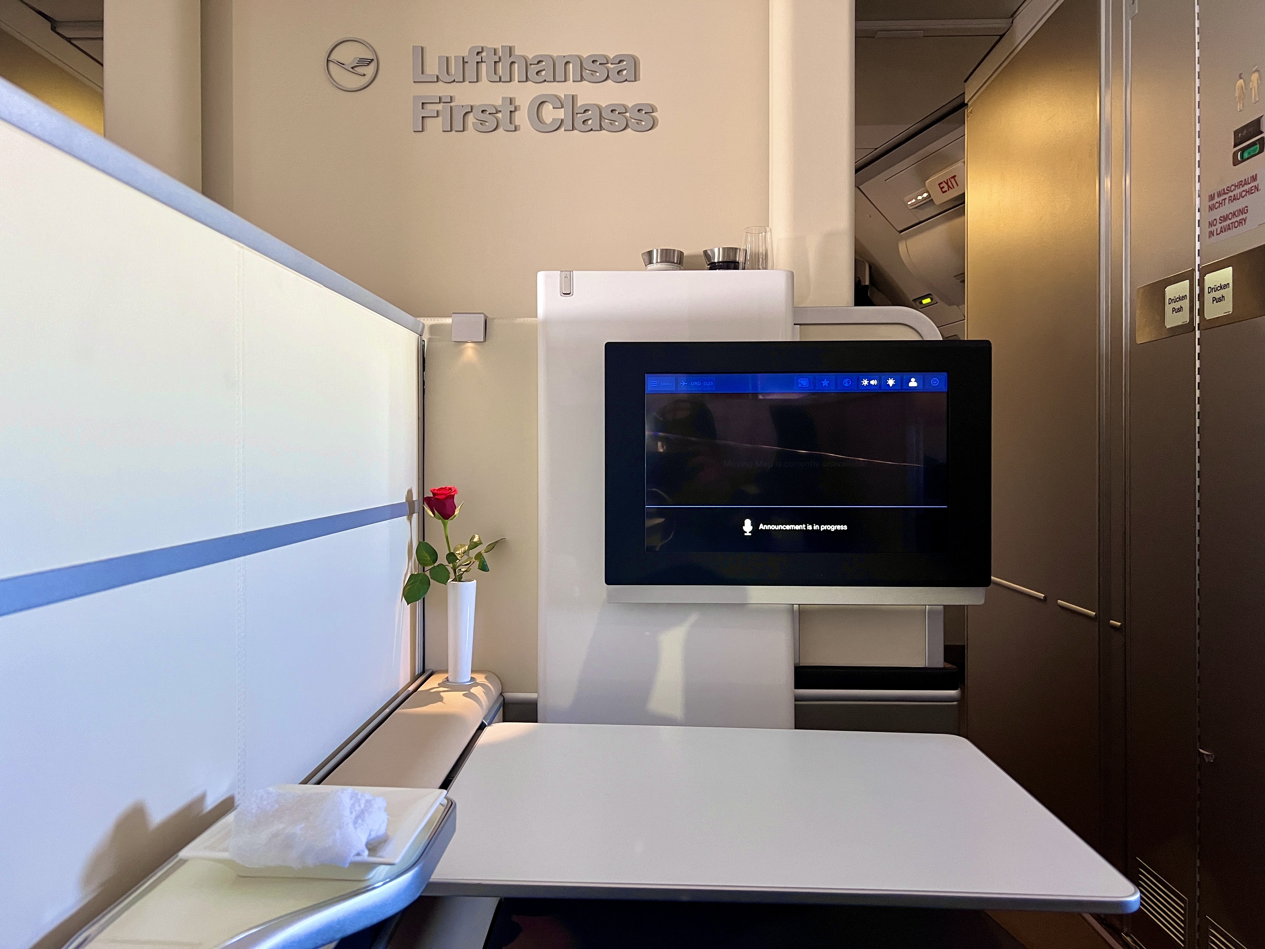 LH F A346 with middle privacy divider