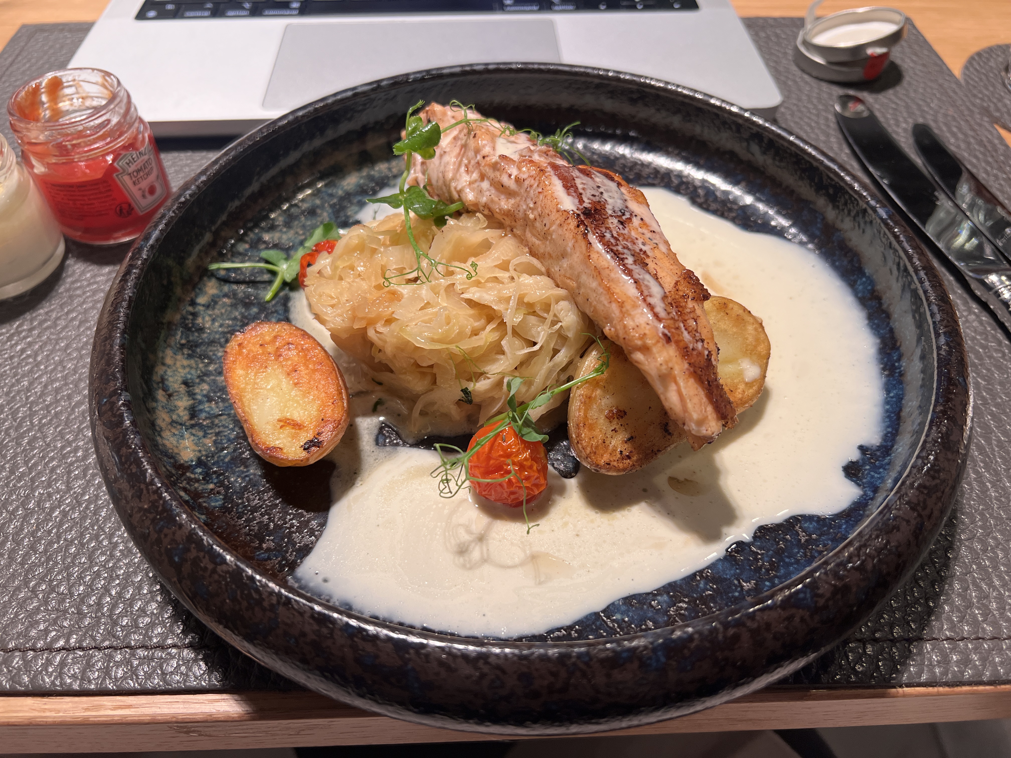 LH First Class Terminal Frankfurt salmon