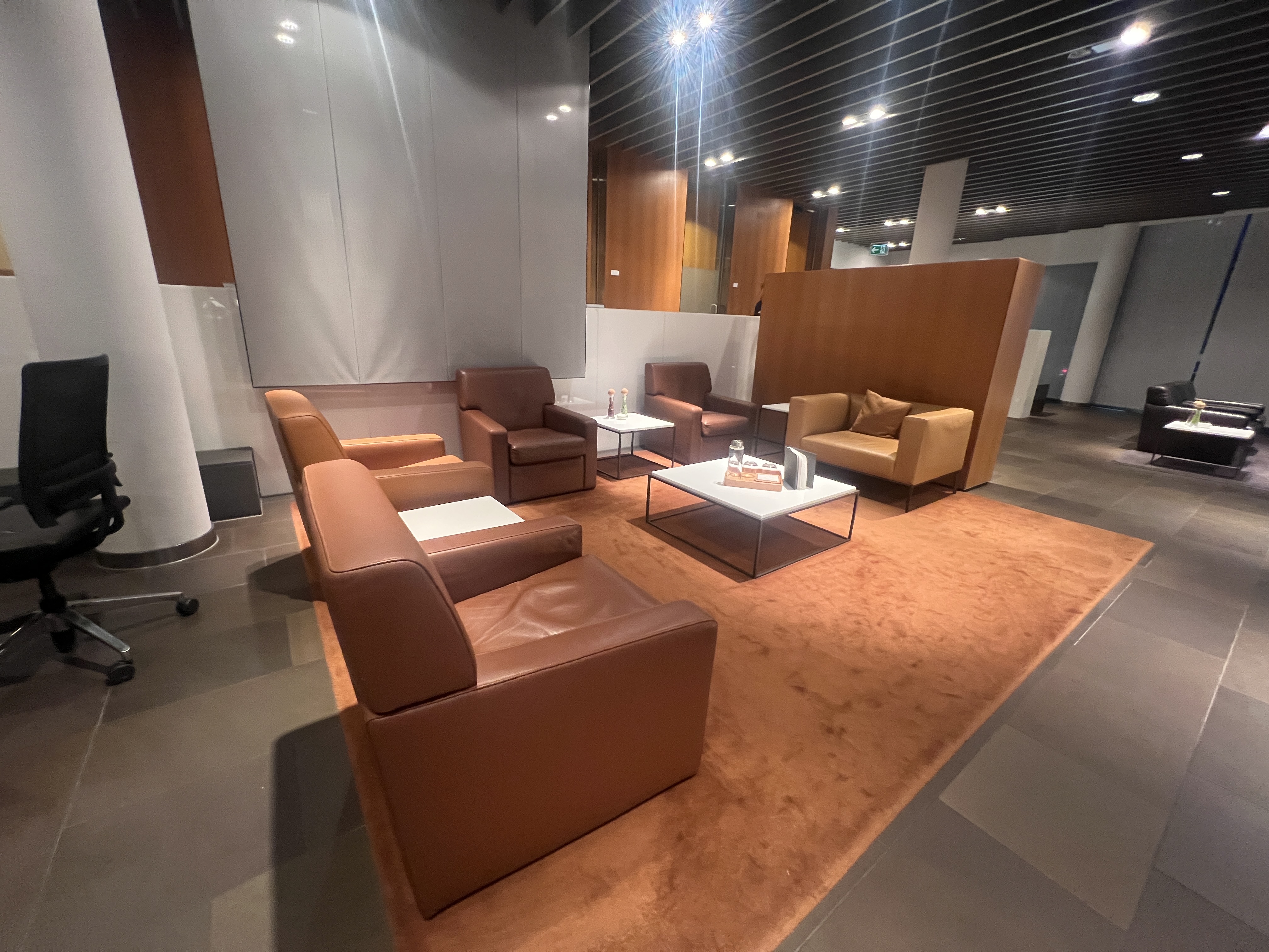 LH First Class Terminal Frankfurt seating