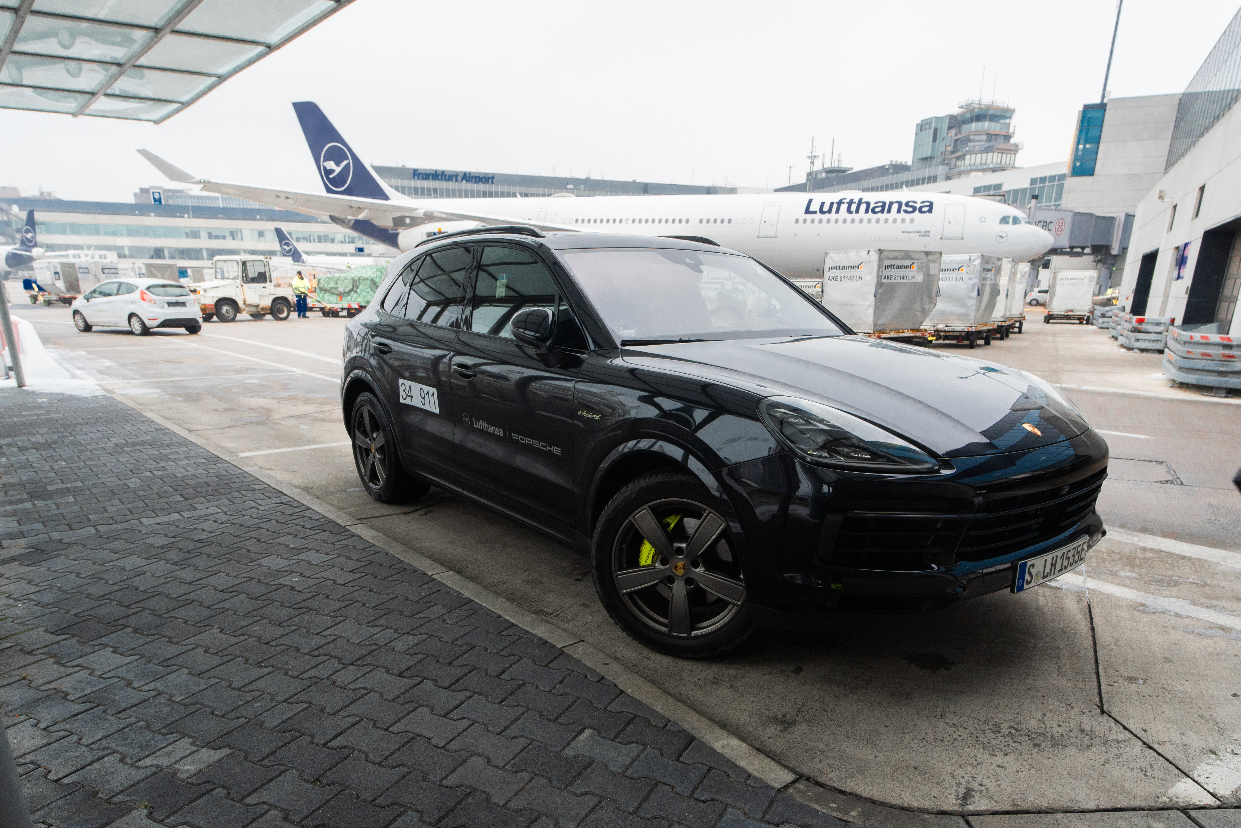 LH porsche transfer FRA 
