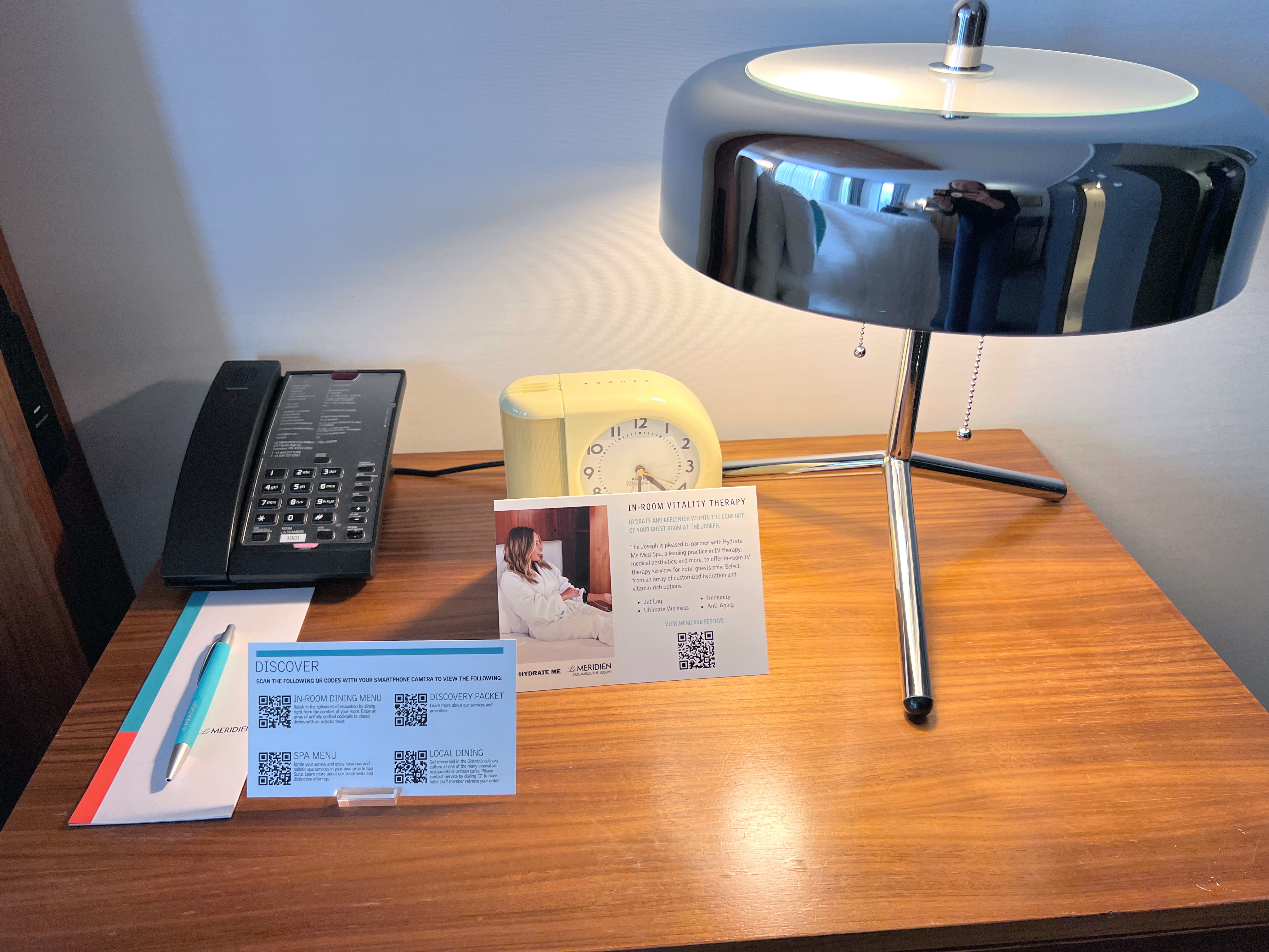 Le Meridien Columbus The Joseph guest room night stand