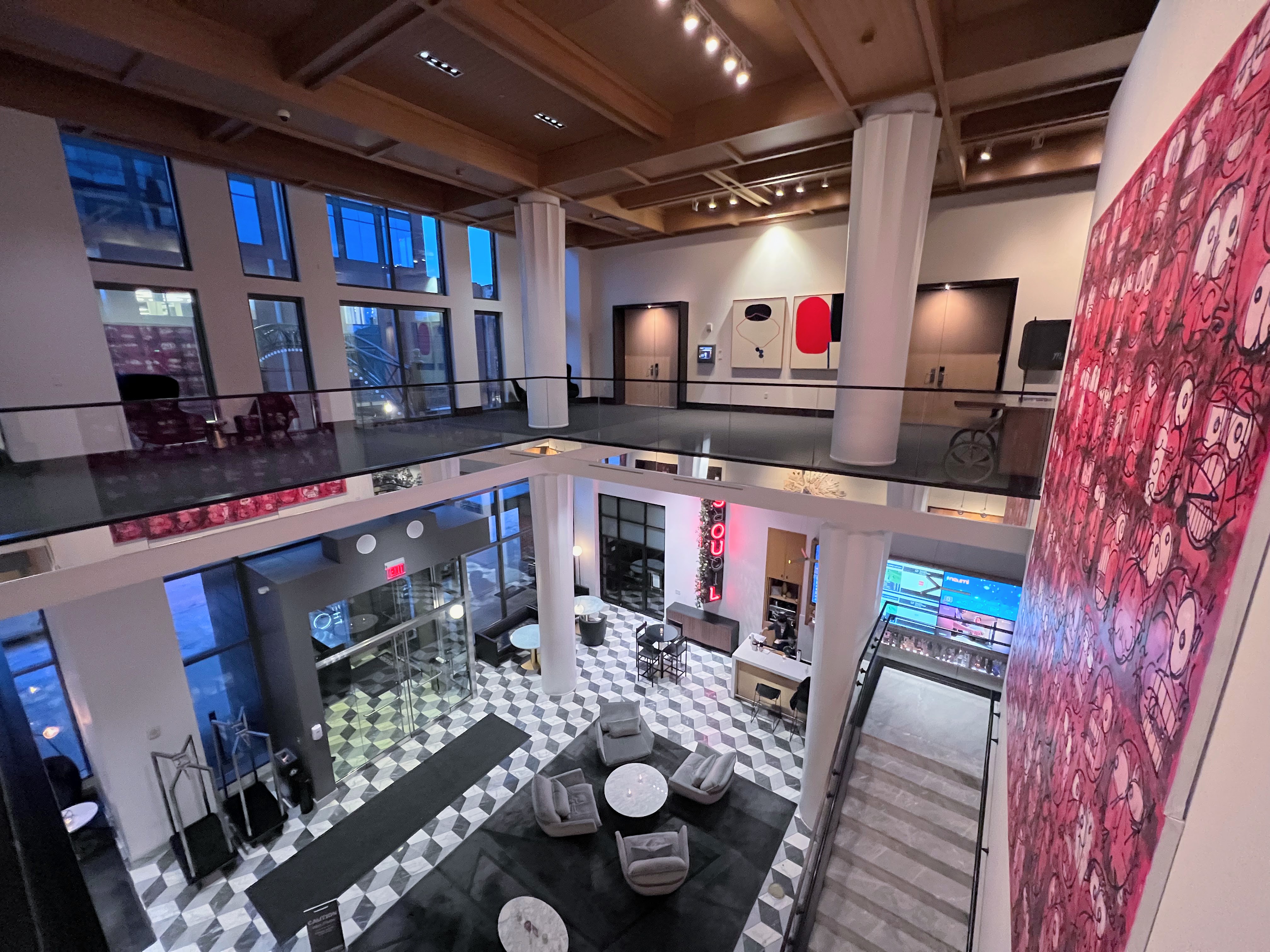 Lobby and art gallery at Le Meridien Columbus The Joseph