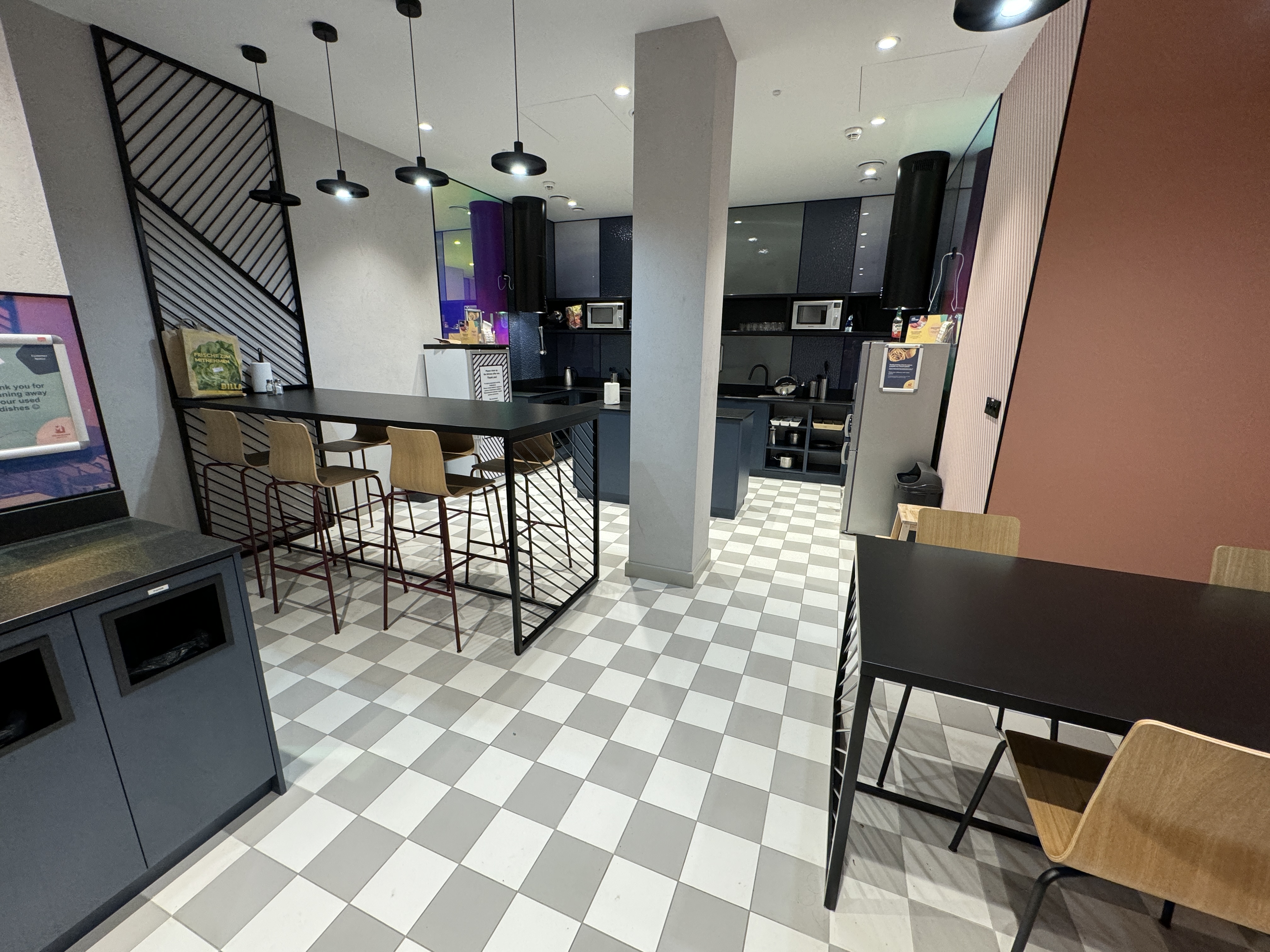 MEININGER Krakow Centrum kitchen seating MEININGER Krakow Centrum kitchen seating